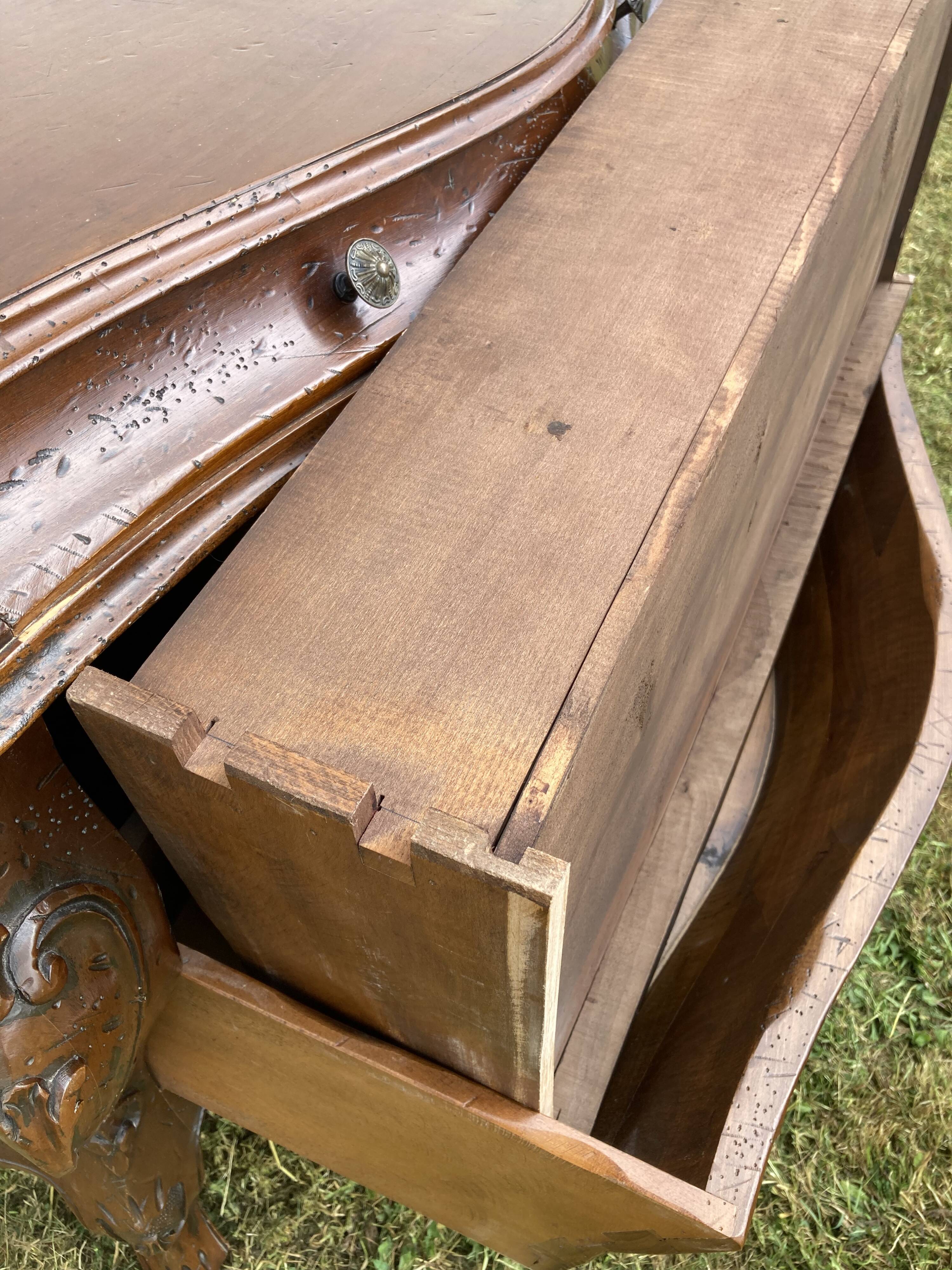 Louis XV style chest of drawers with four drawers