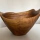 Saladier centre de table en bois d'olivier 1960 forme libre