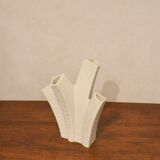 Vase solifore in biscuit
