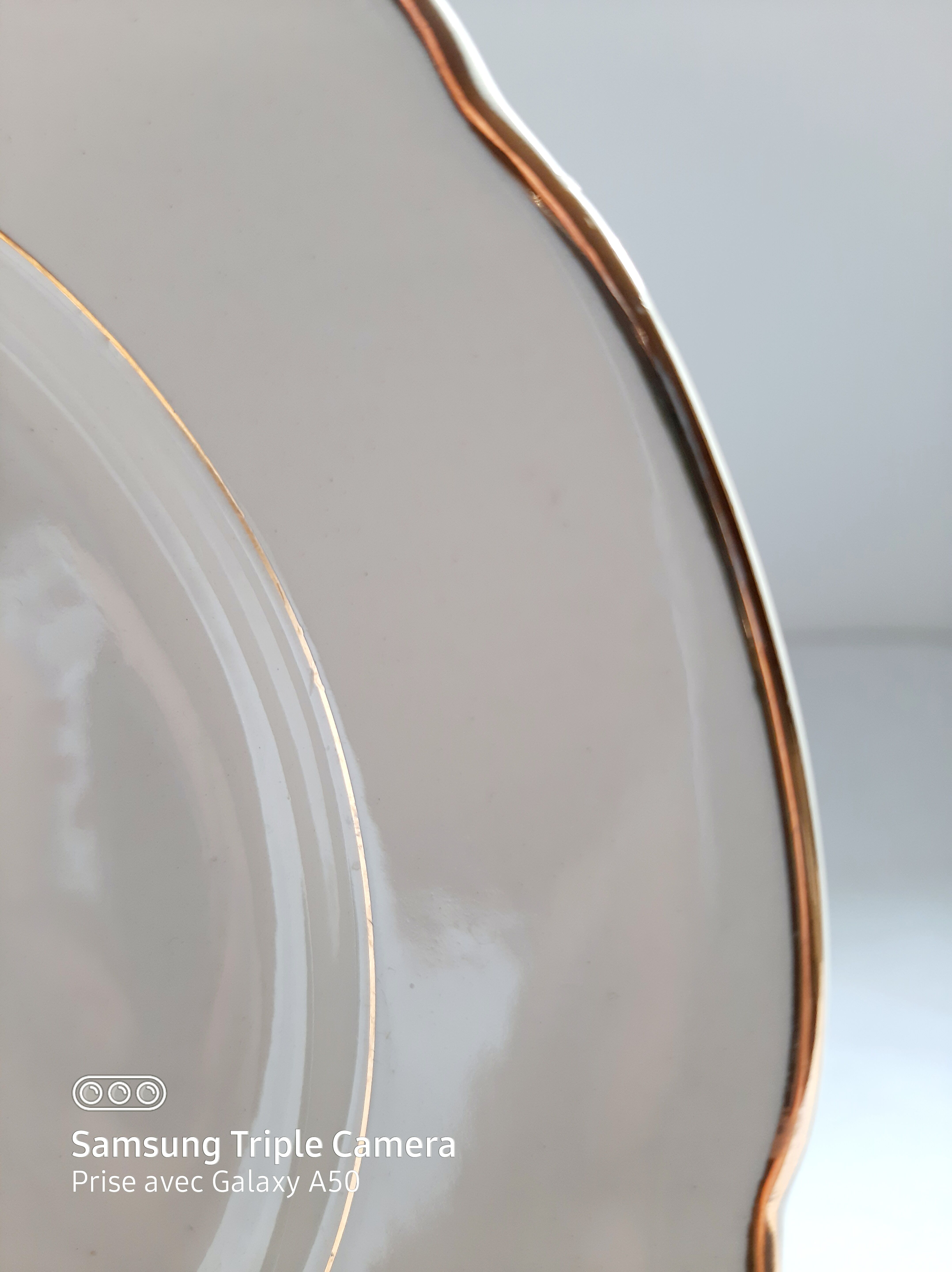 Ivory flat plate 18.5 cm in diameter Villeroy and Boch