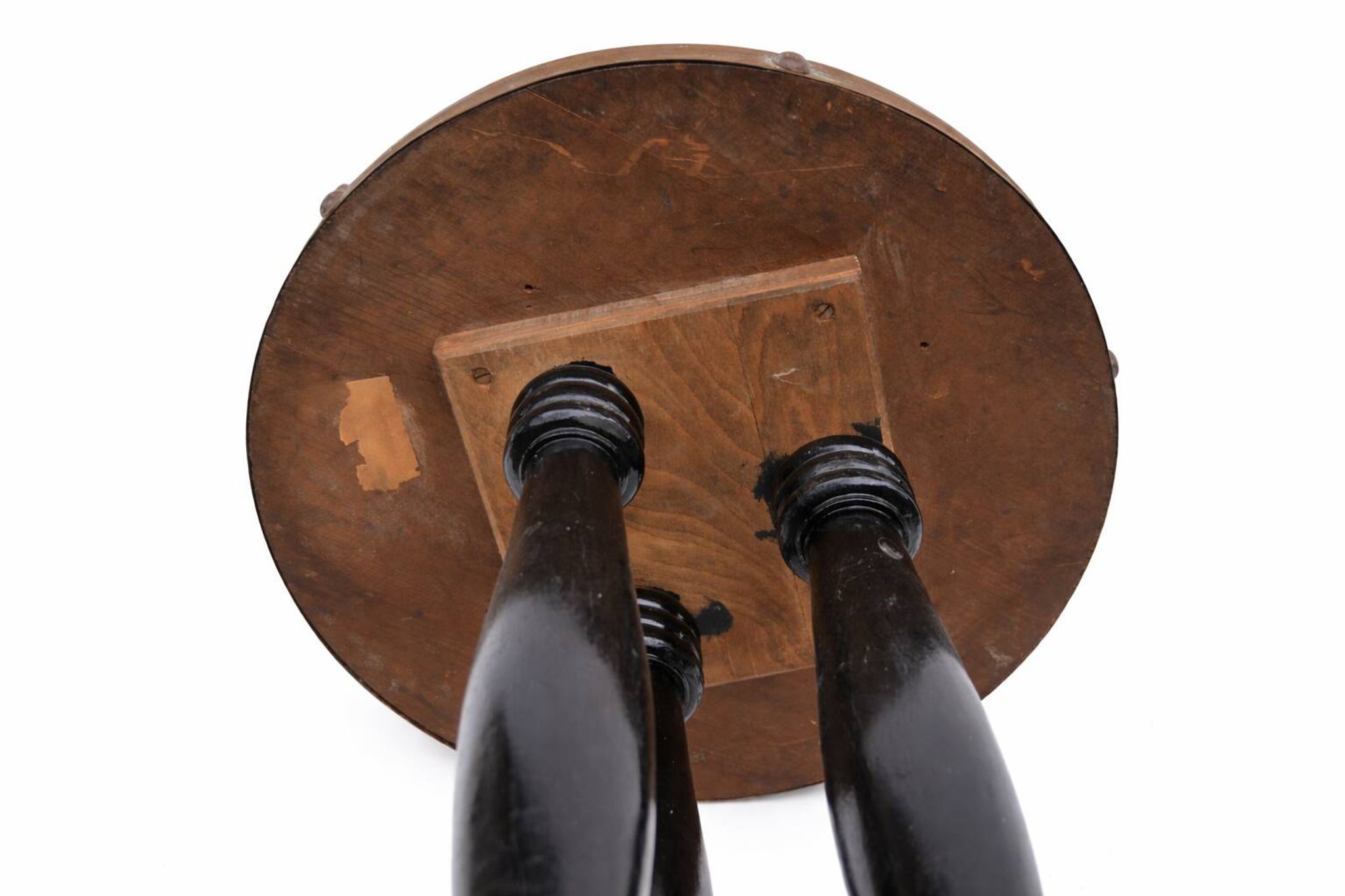 Table de fumeur de style sécessionniste dans le style de Joseff Hoffman - 1900