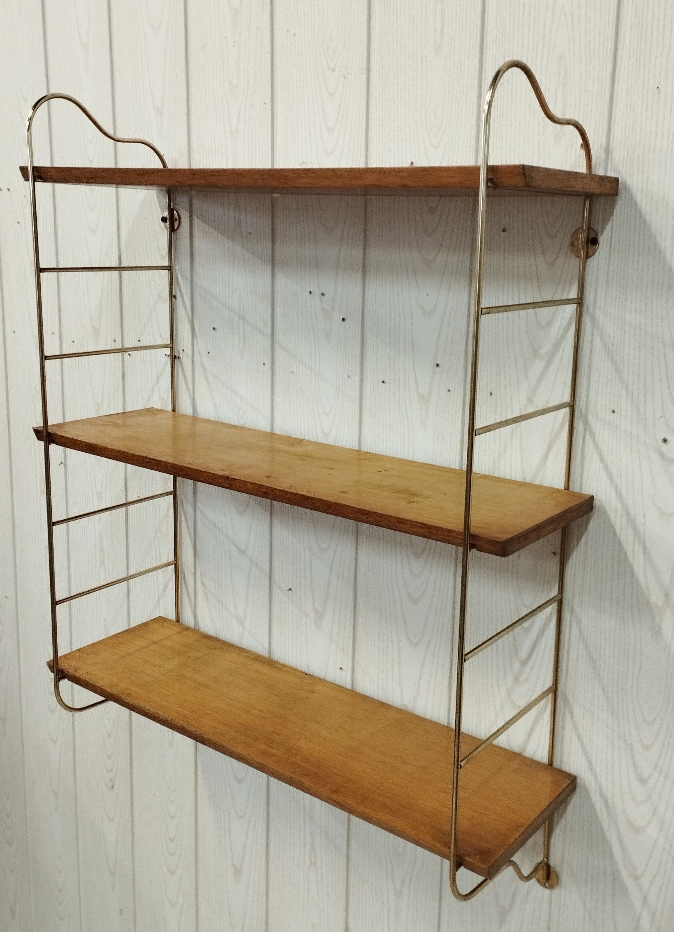 Wall shelf string wood and brass
