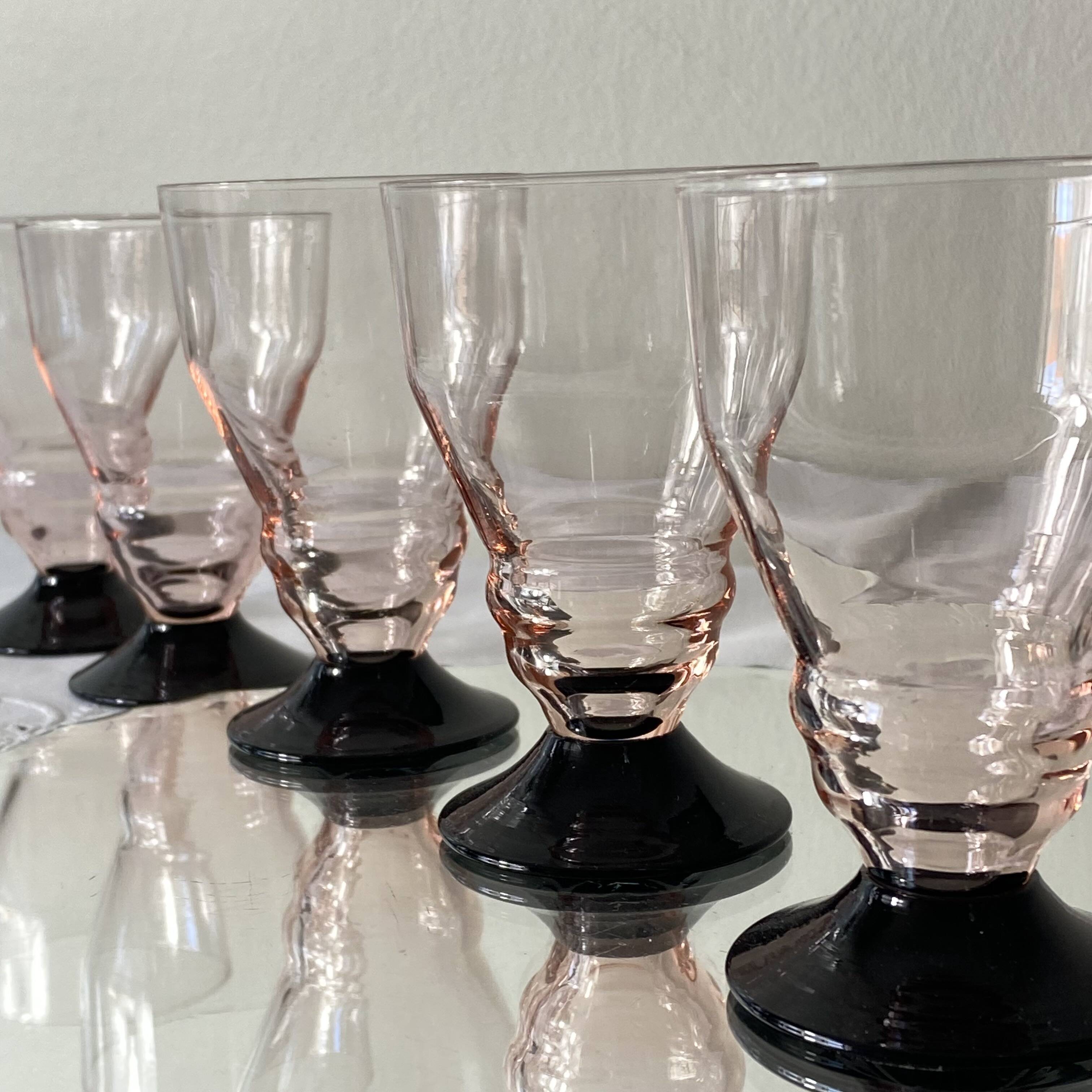 6 petits verres à vin ou à eau art déco rose et pied noir 8 cl