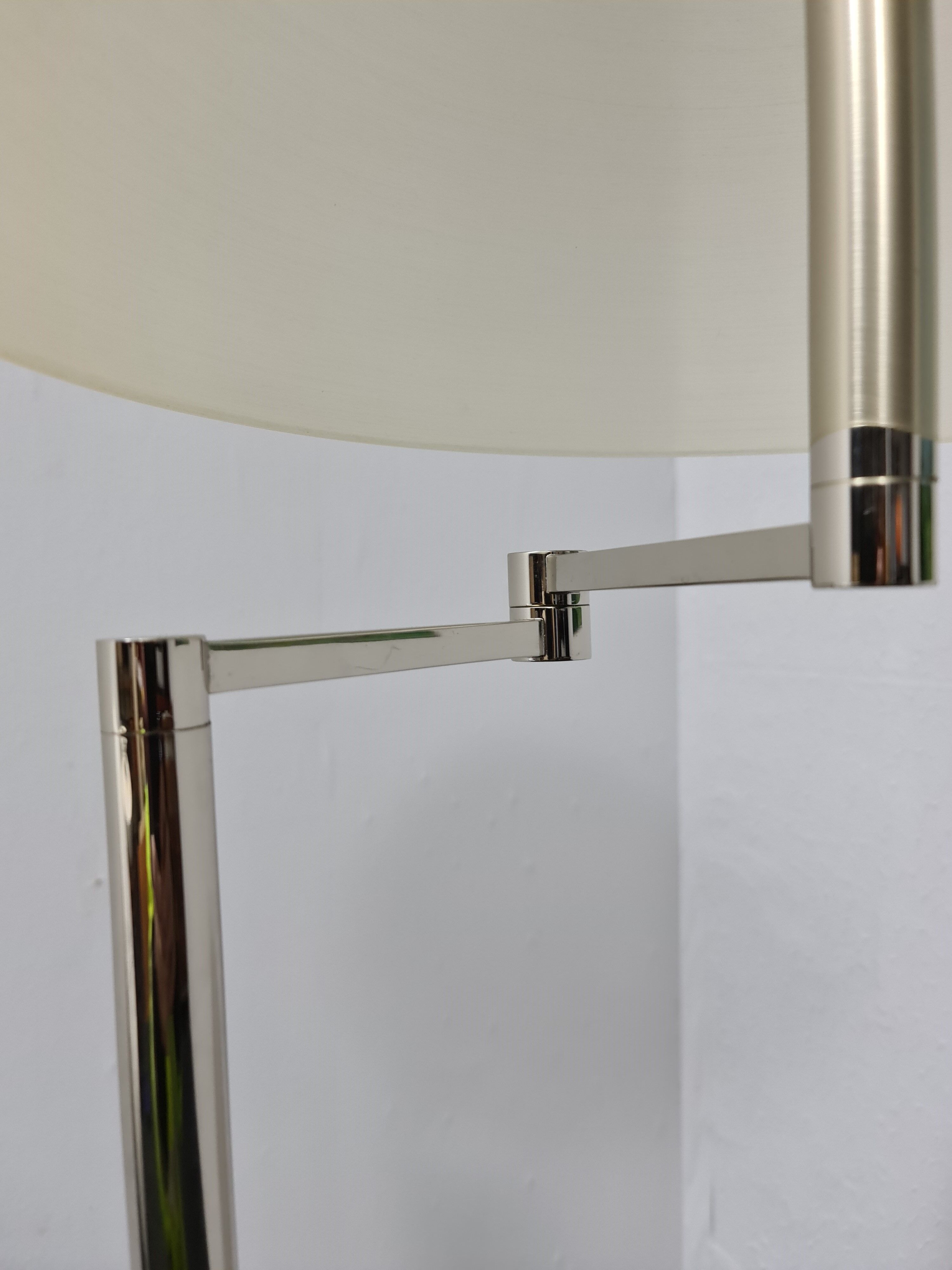 Vintage floor lamp in metal and synthetic resin