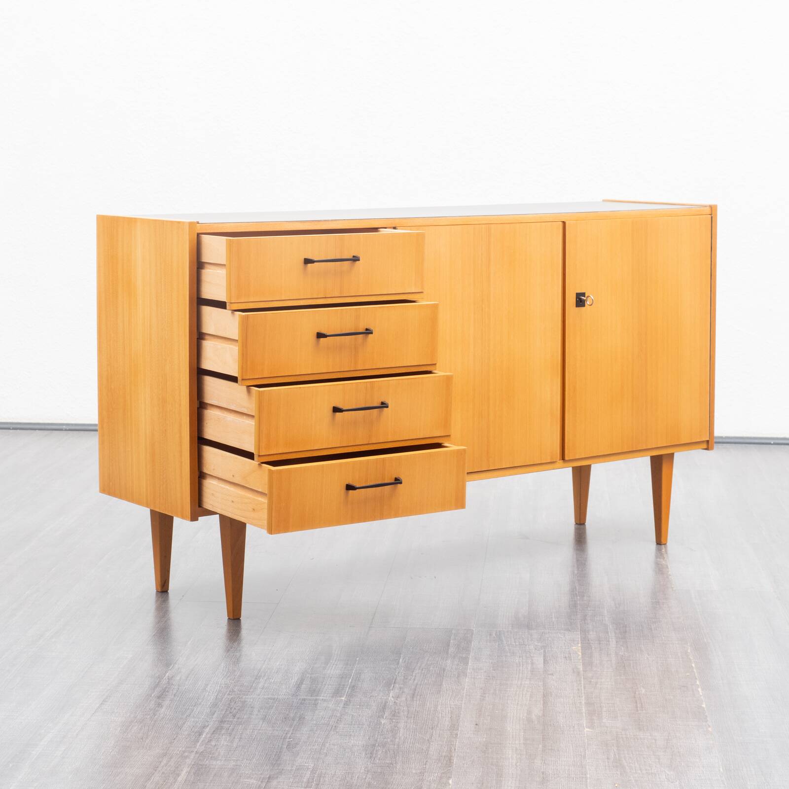 Enfilade années 60, frêne, restaurée, 135cm
