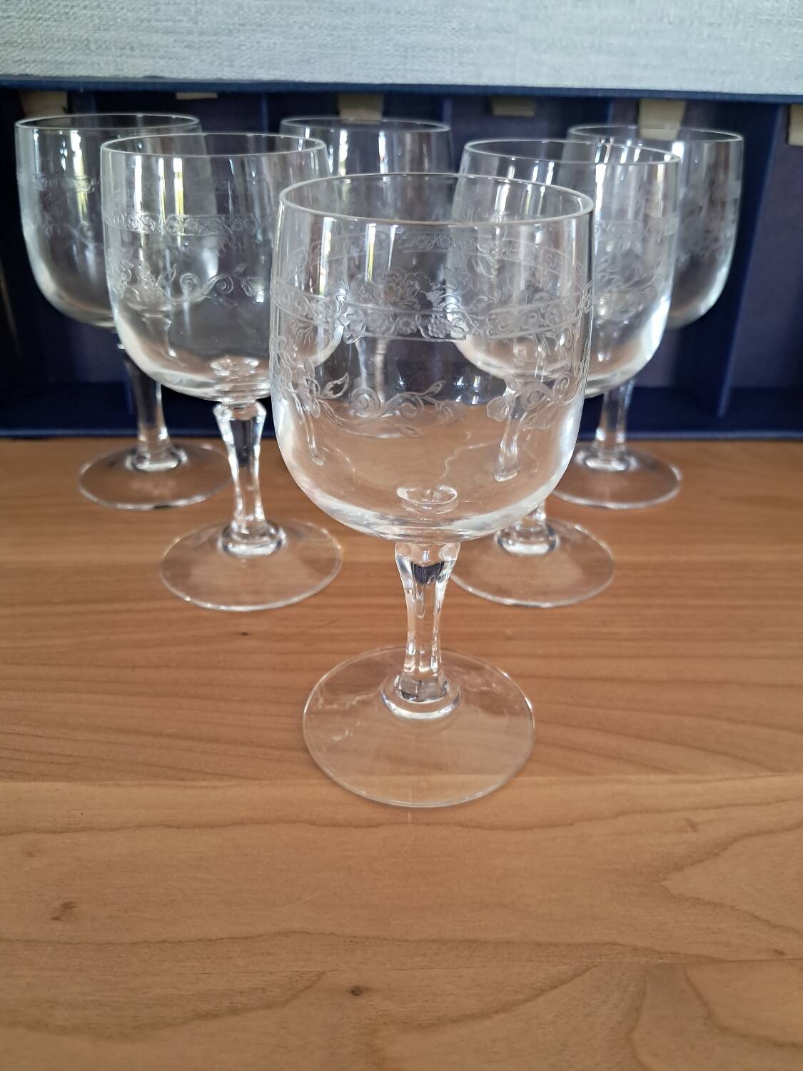 6 crystal white wine glasses from Arques Matignon