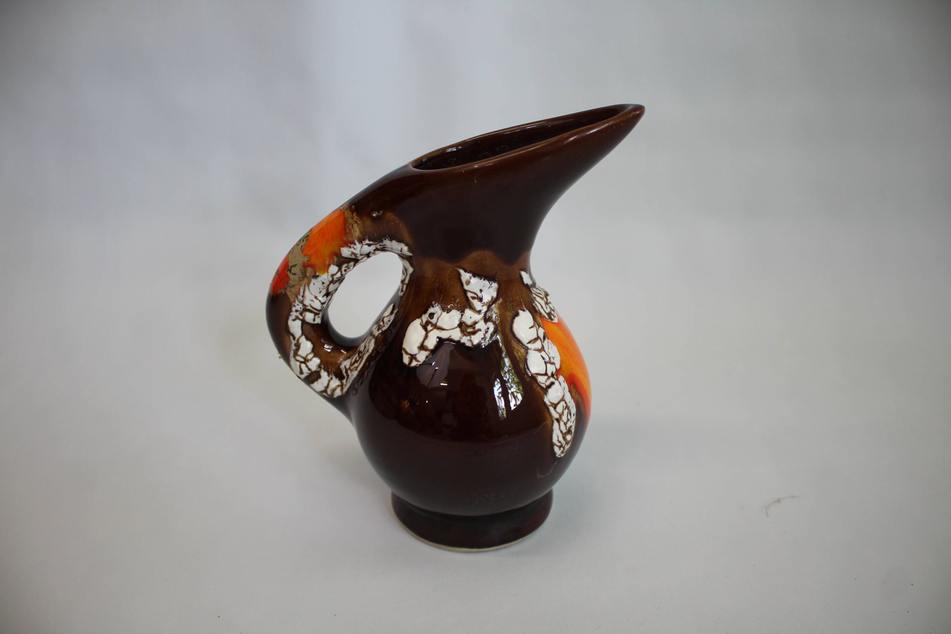 Pitcher Vallauris tone orange and chocolate