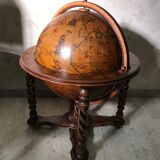 Rolling globe bar