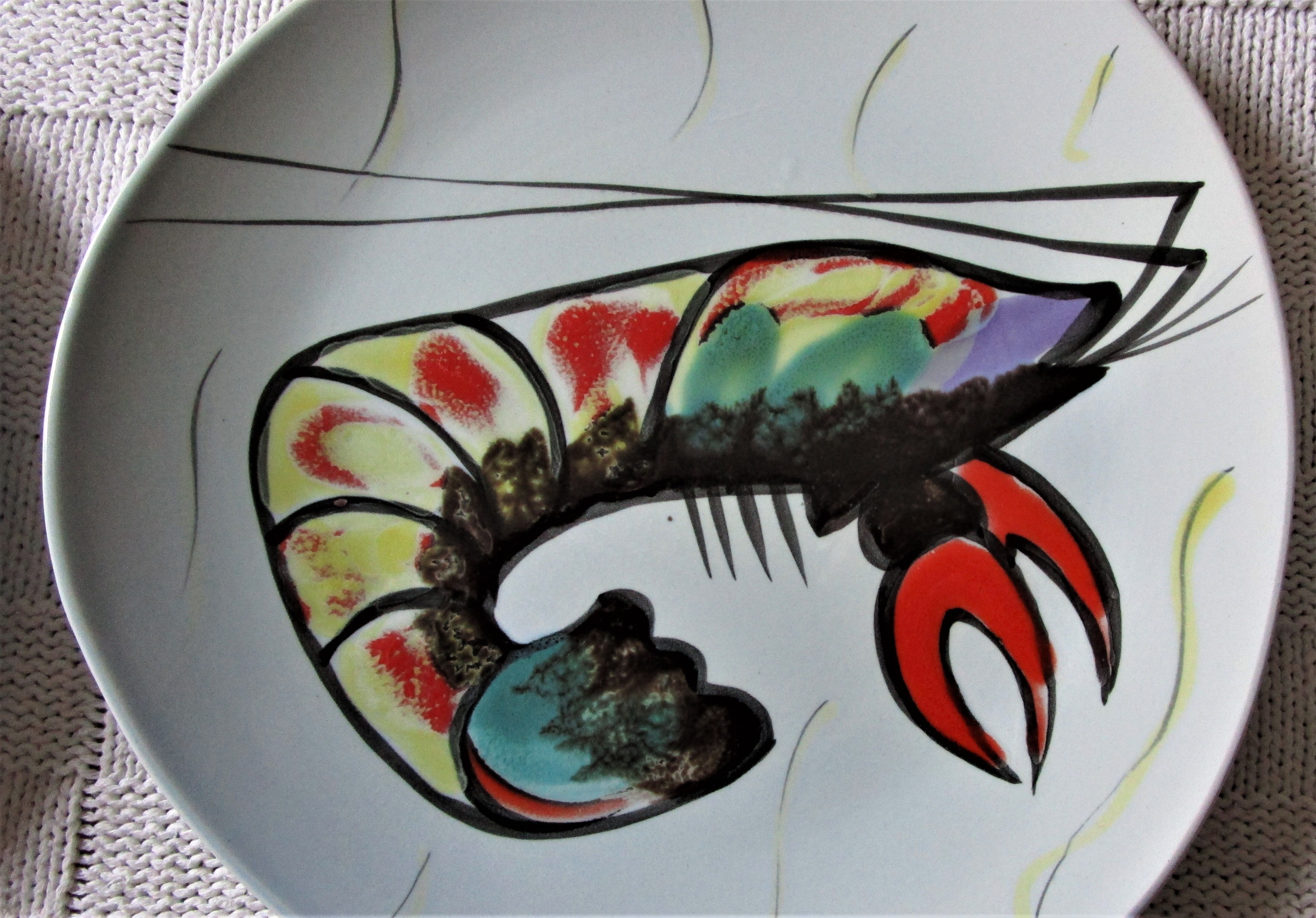 Six Pornic plates with fish and crayfish