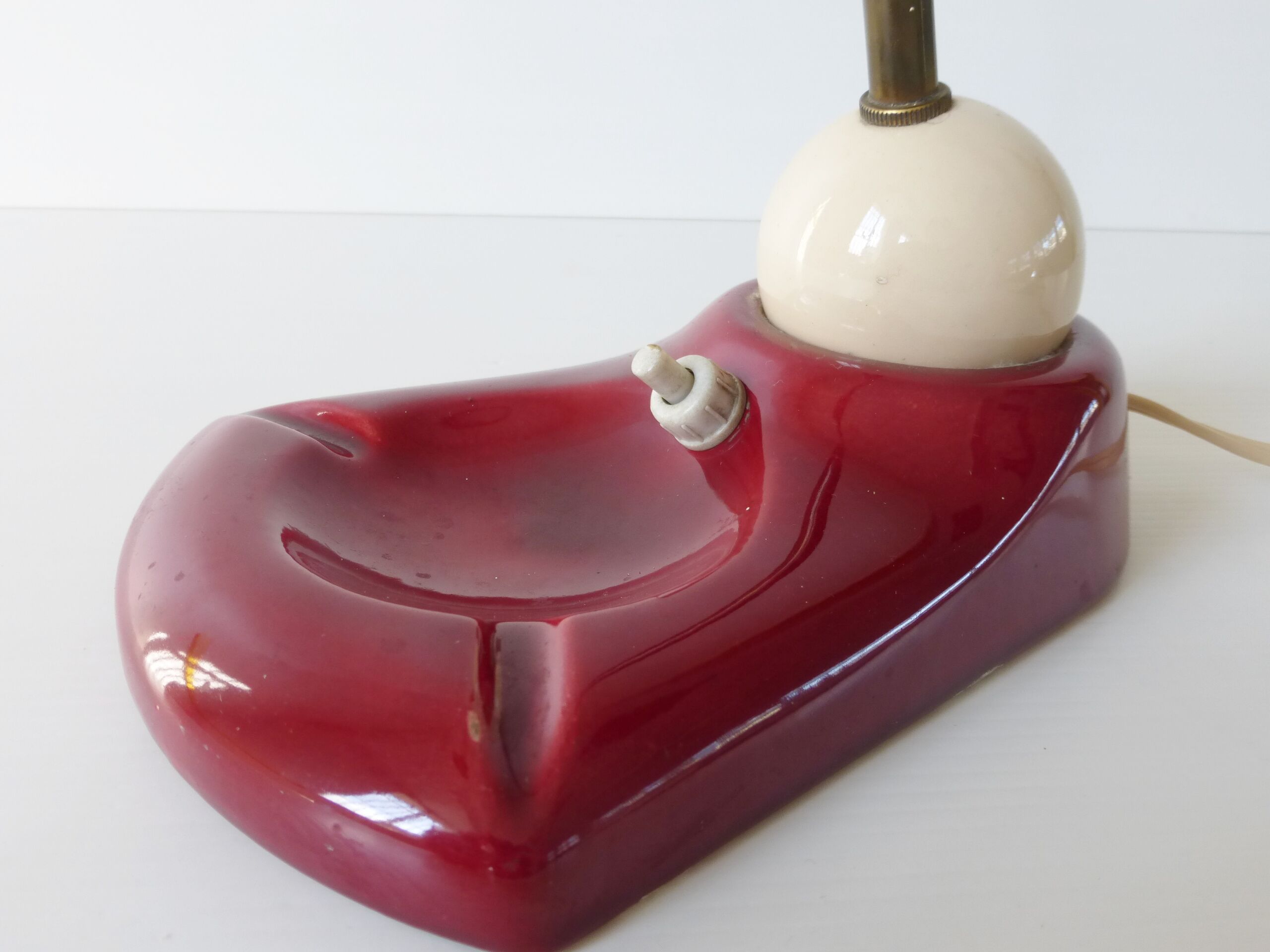 Exceptional ashtray lamp ceramic white and bordeaux 1950 vintage rockabilly 50's lamp