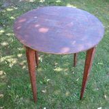 Table ronde en bois cerclée ancienne