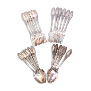 12 fourchettes et 12 cuillères