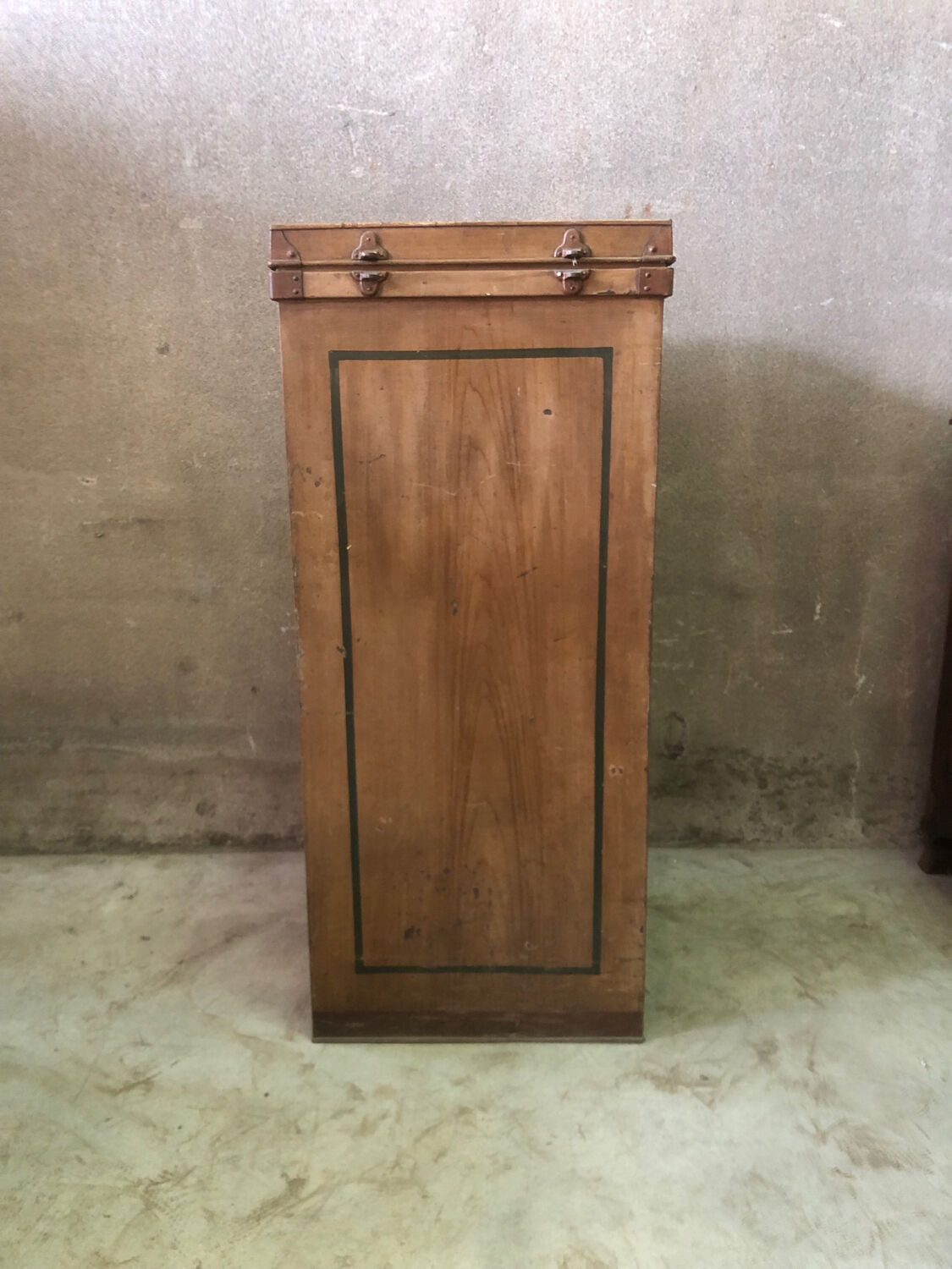 Metal marine wardrobe