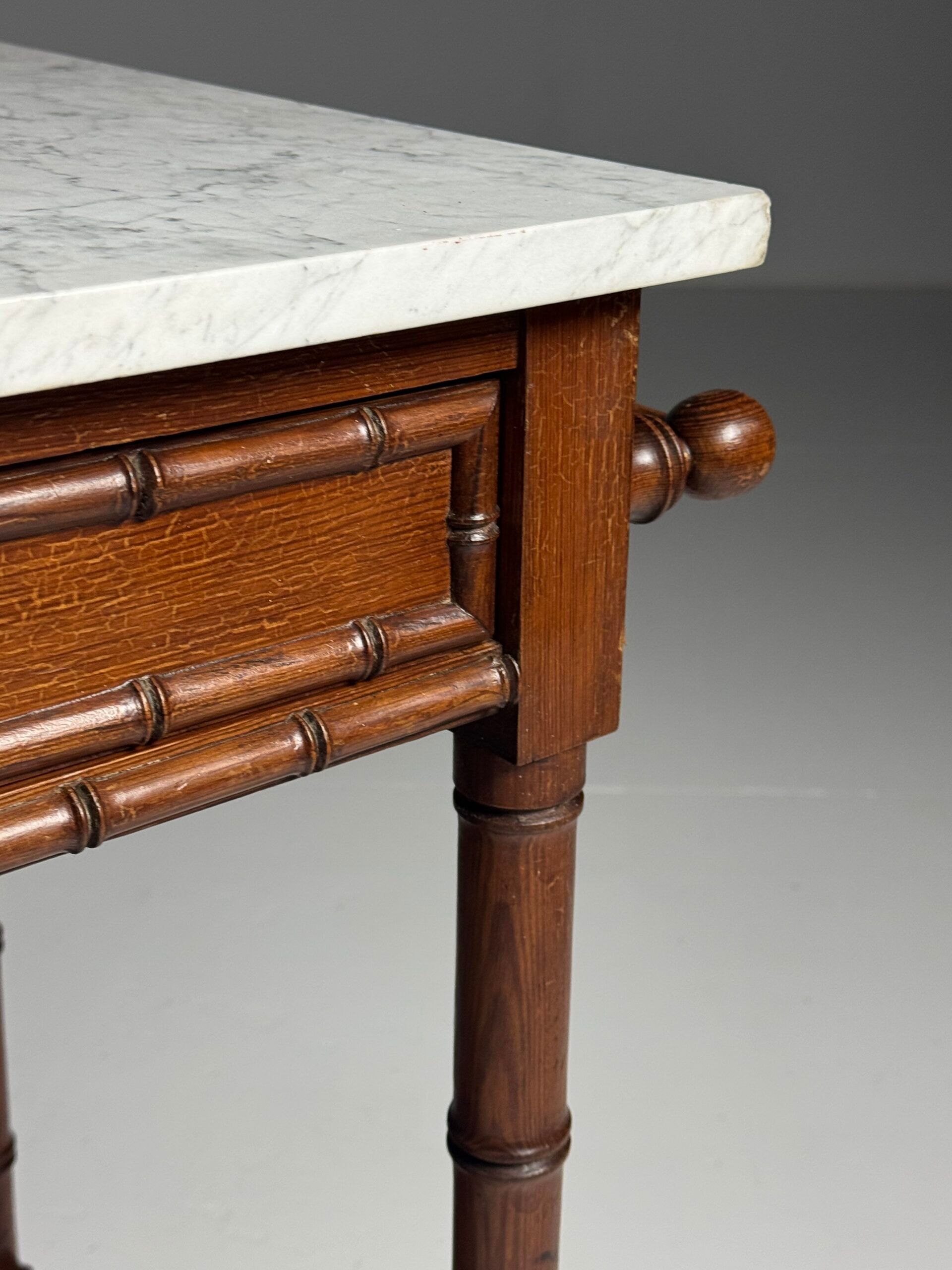 Table d'appoint en faux bambou vers 1900