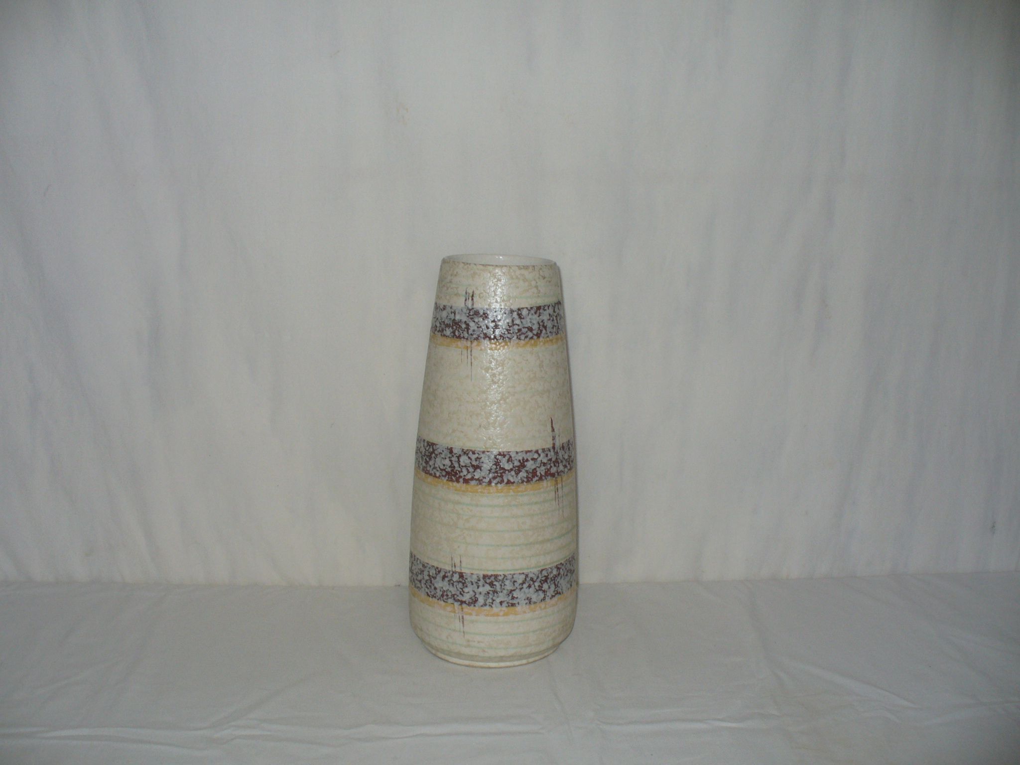 Large model vase of the 50s