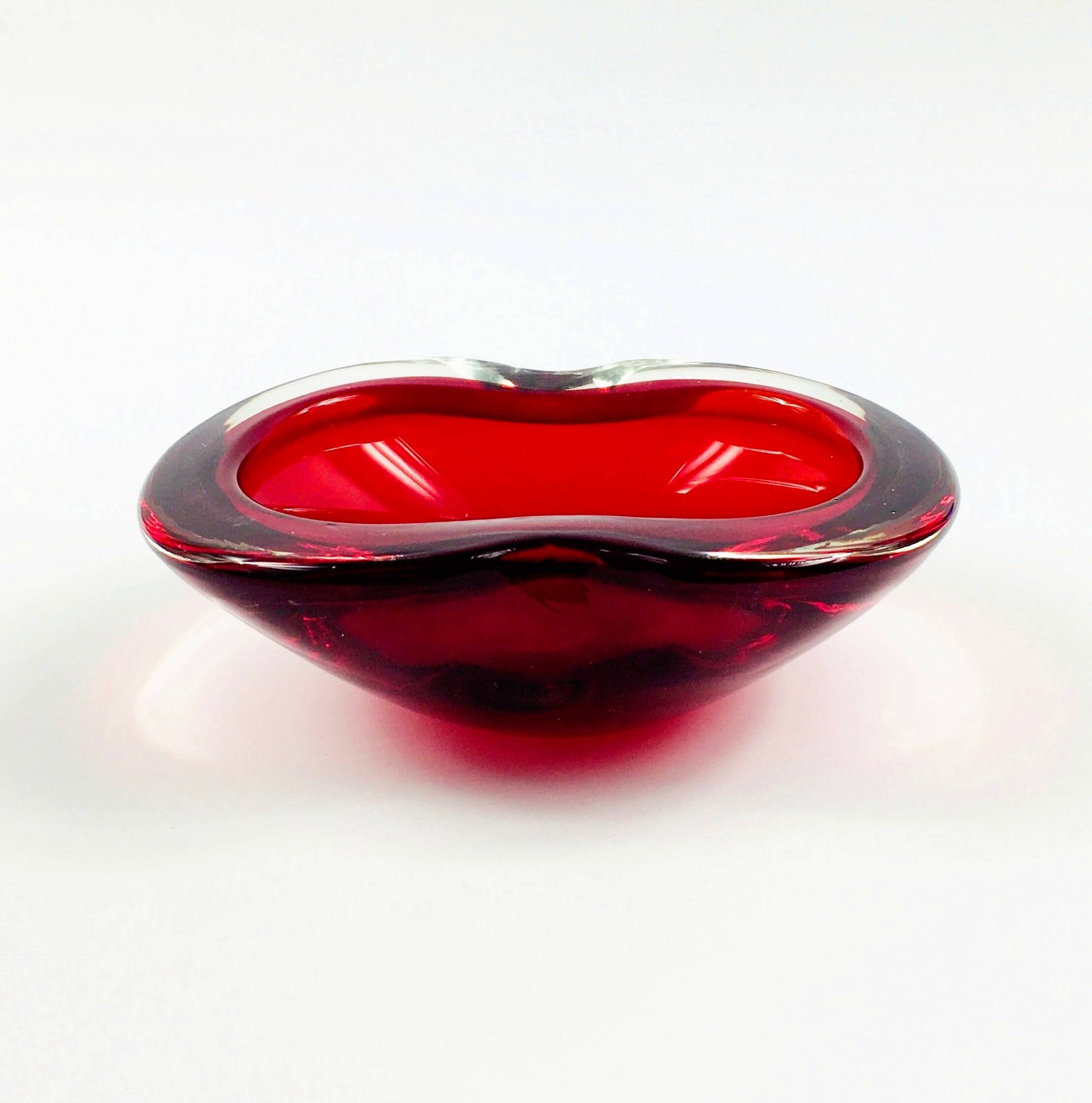 Large Sommerso Murano Glass Bowl or Vide Poche attributed to Flavio Poli, Italy, 1960s/1970s