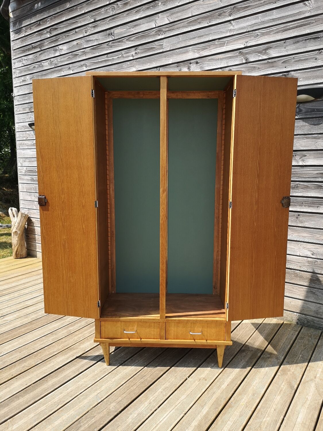 Compact vintage cabinet