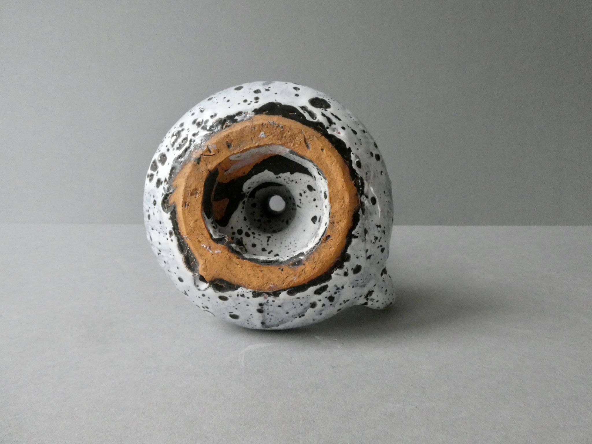 Bougeoir rat de cave en grès émail blanc, années 60-70
