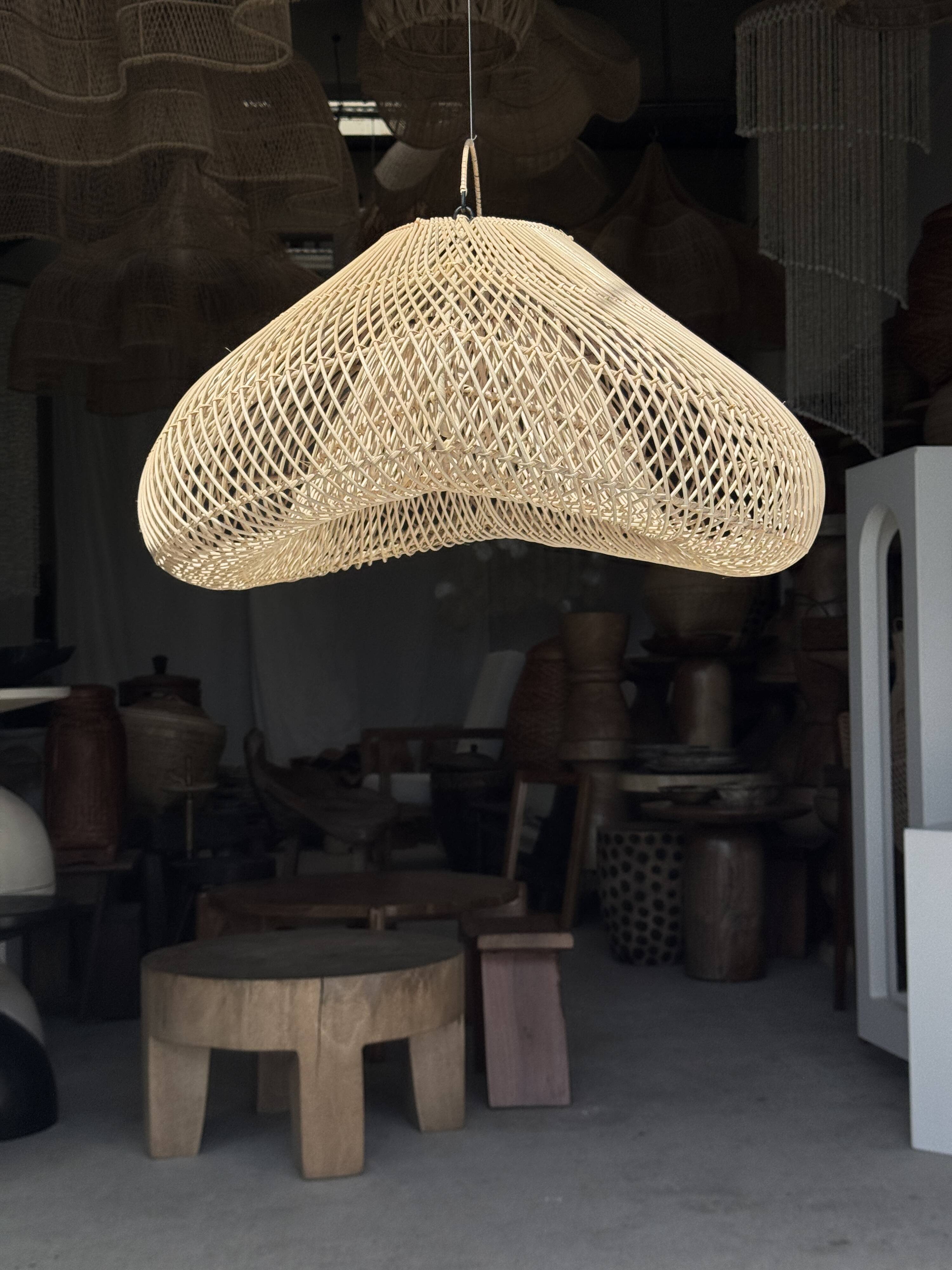 Suspension or rattan lampshade in the shape of a cloud or flattened bubble D60 H35