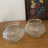 Deux anciens sucriers en verre travaillé transformés en mini vases