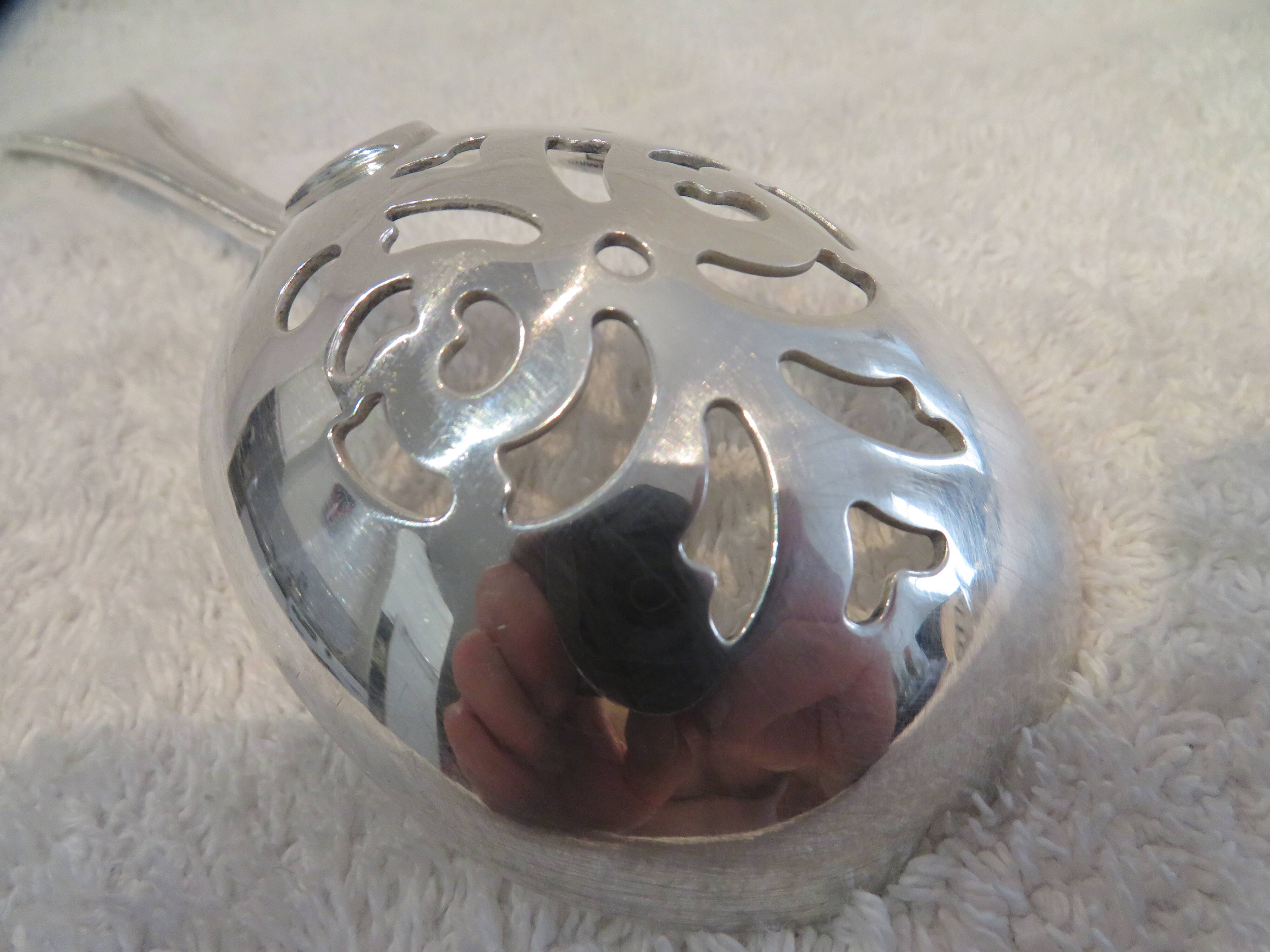 Christofle silver-plated ice cube serving spoon with pearl decoration