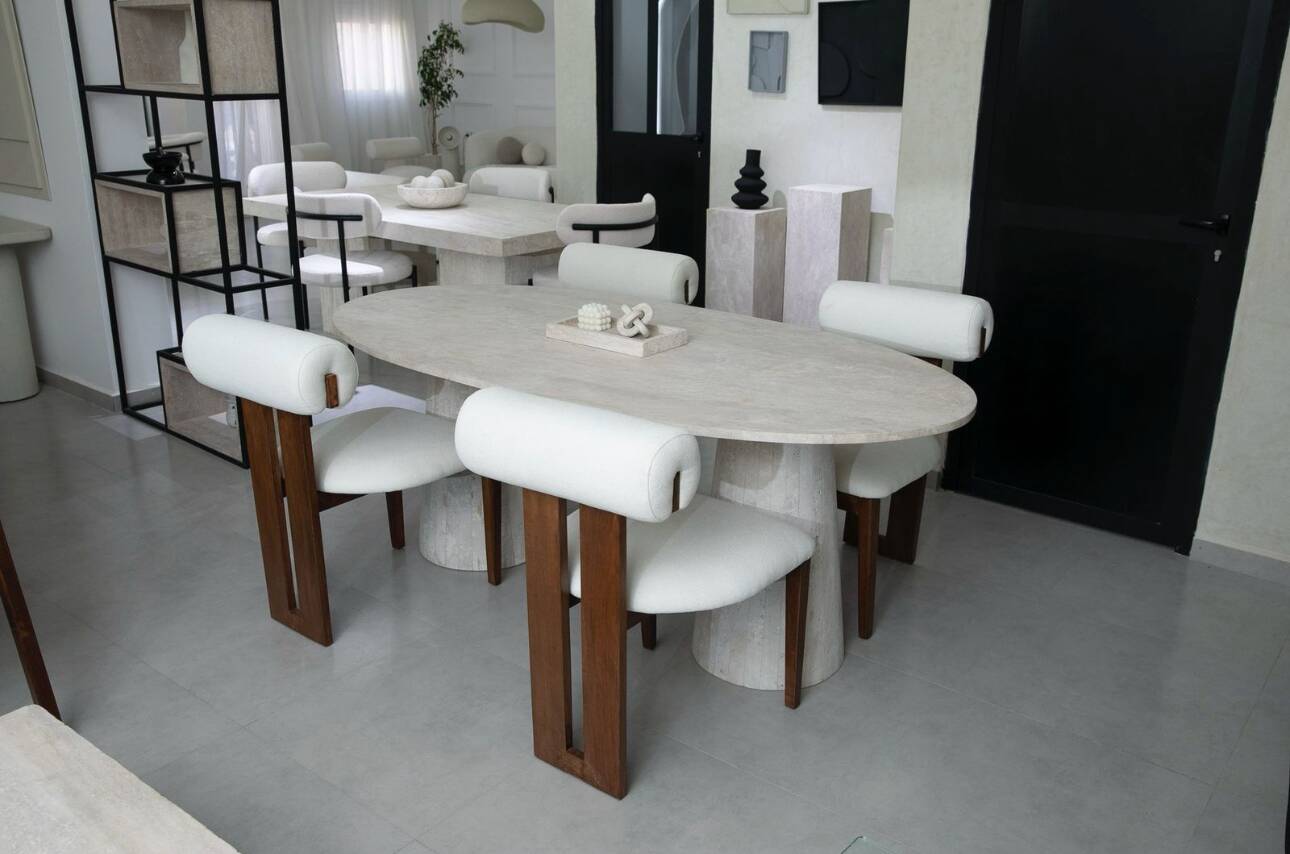 Dining table in travertine