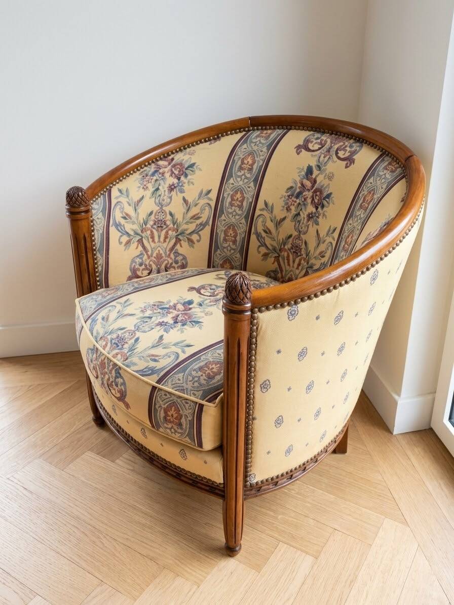 2 Cabriolet armchairs in solid carved cherry wood – Floral fabric upholstery – Classic style