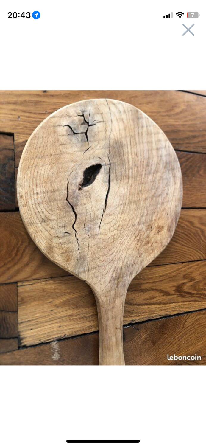 Wooden cutting board