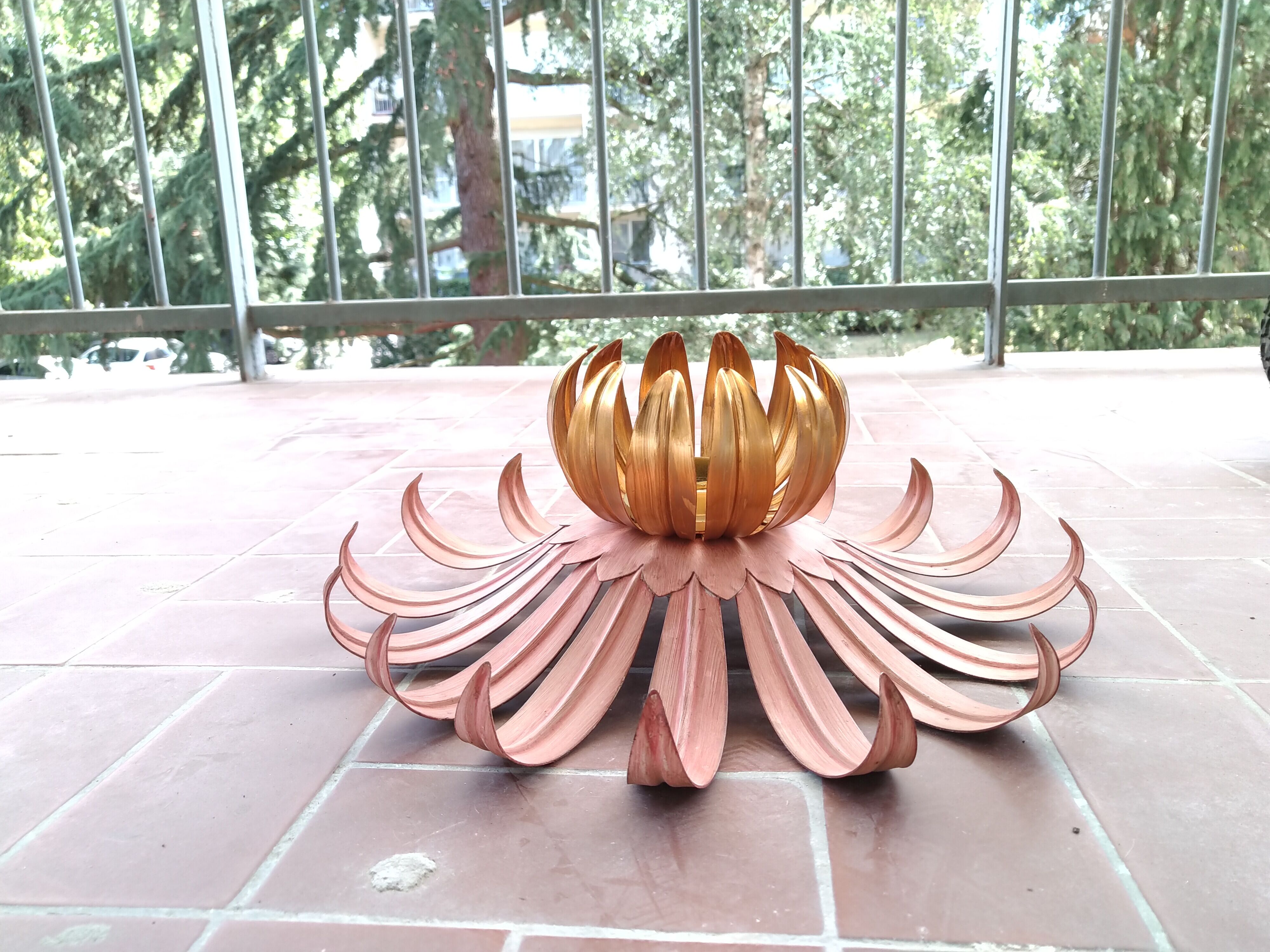 Flower sconce