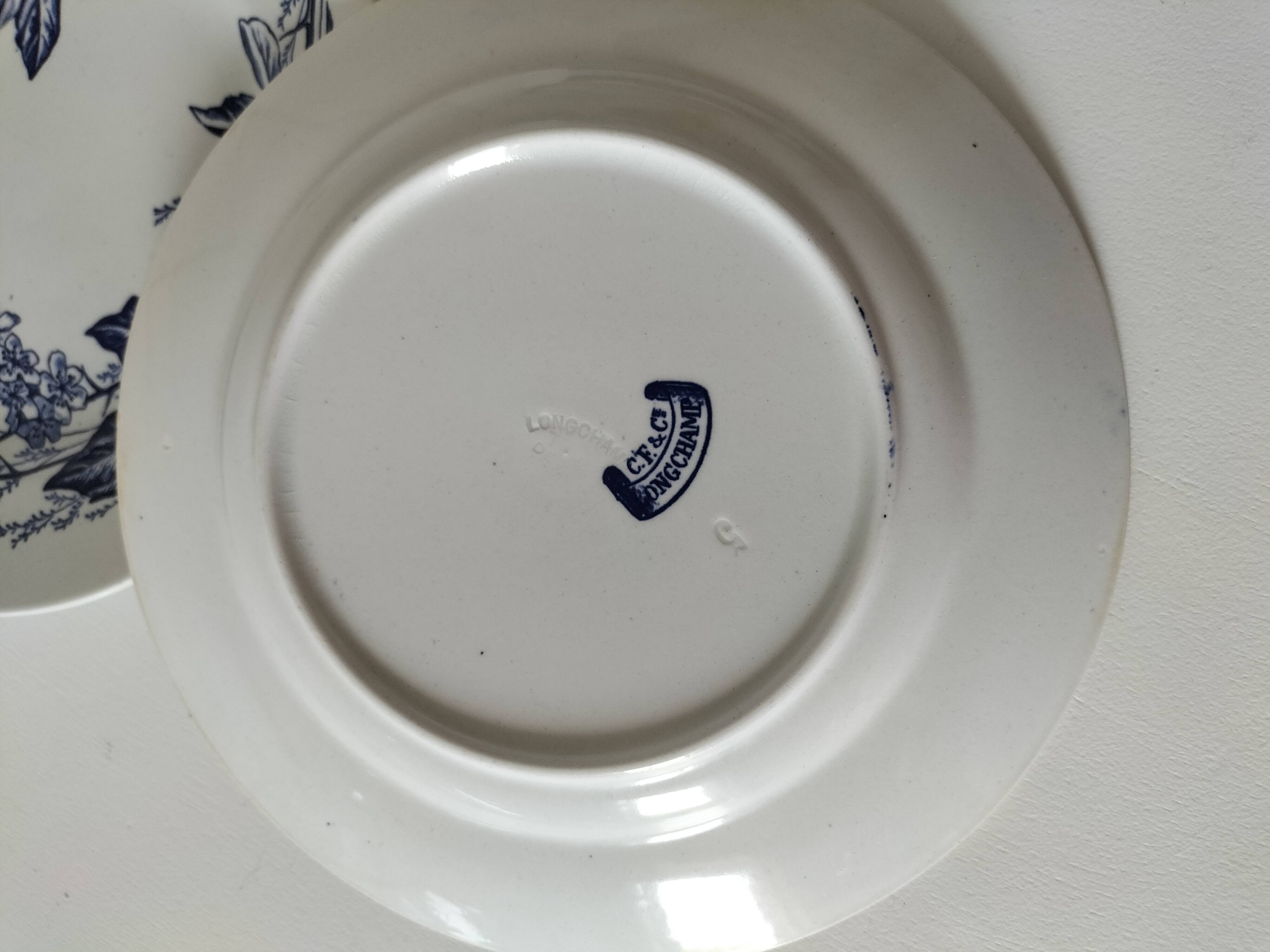 Pair of Longchamp plates 1880-1900 – Rare naturalistic floral decoration