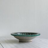 2 plats anciens artisanaux en céramique, assiettes colorées