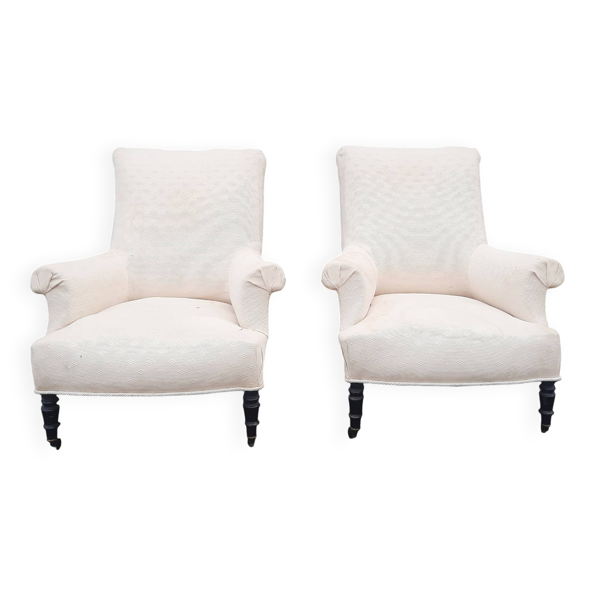 Paire de fauteuils en tissu écru et bois