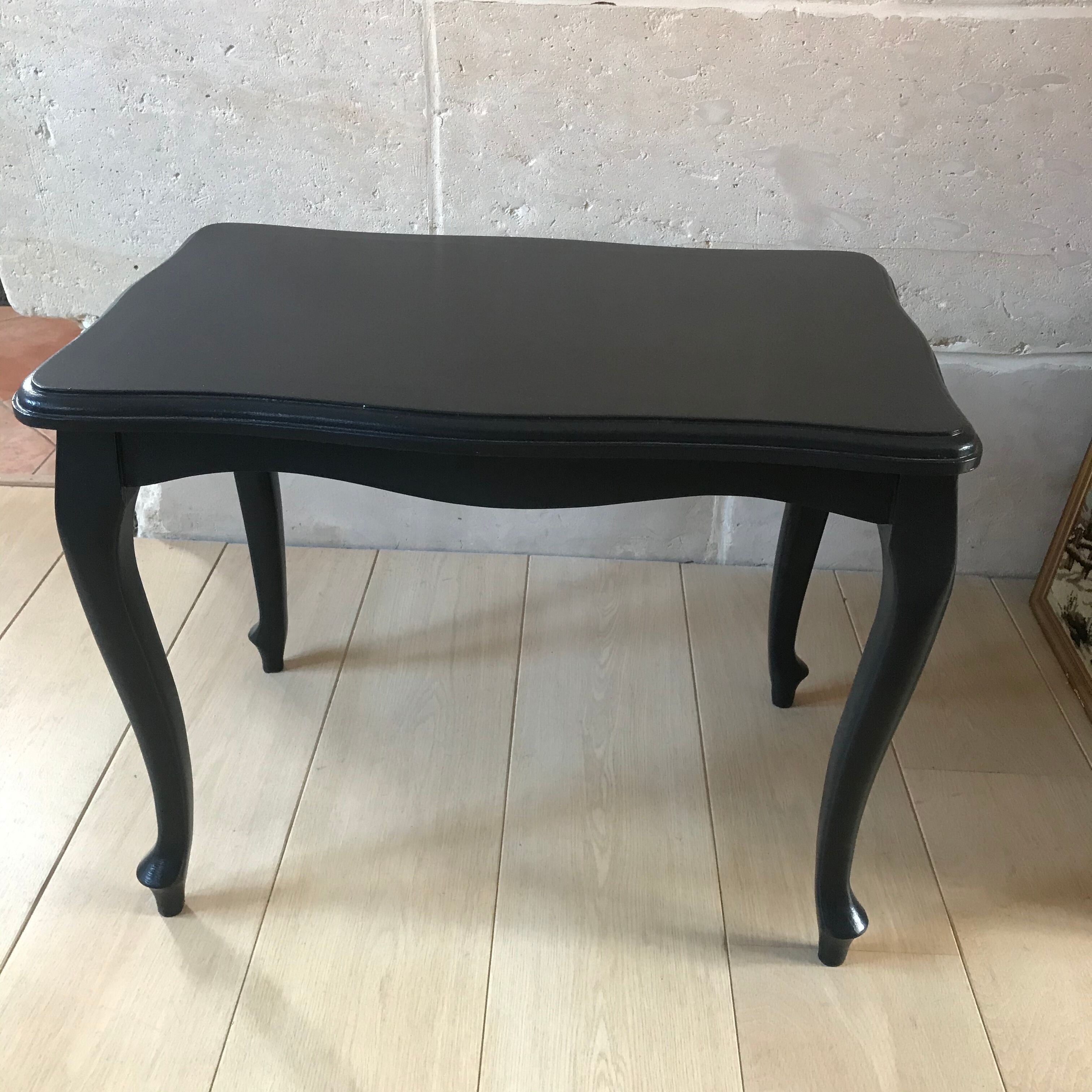 Black table
