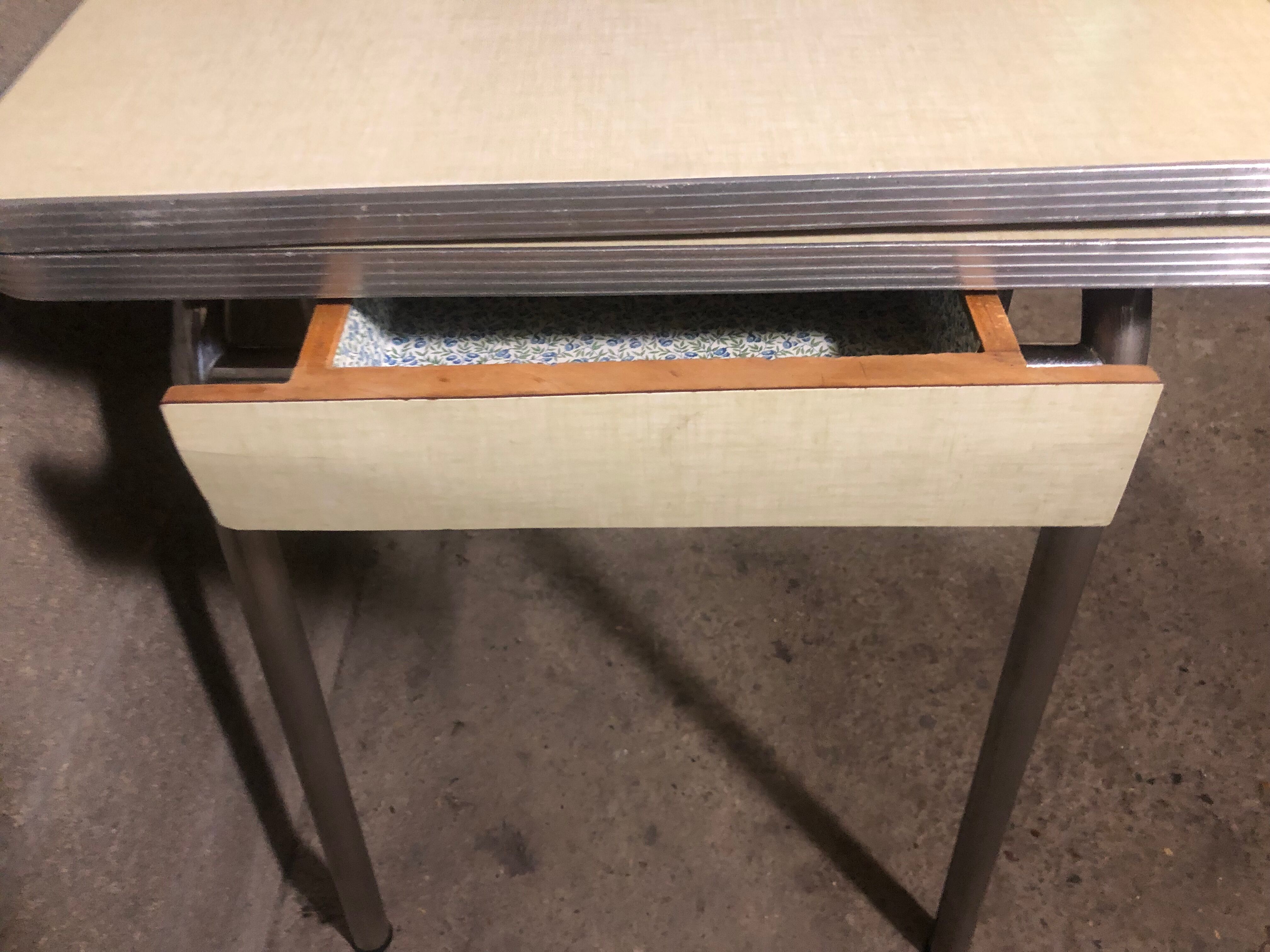 Formica table 1960