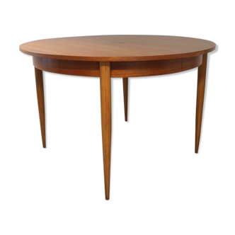 Scandinavian round table