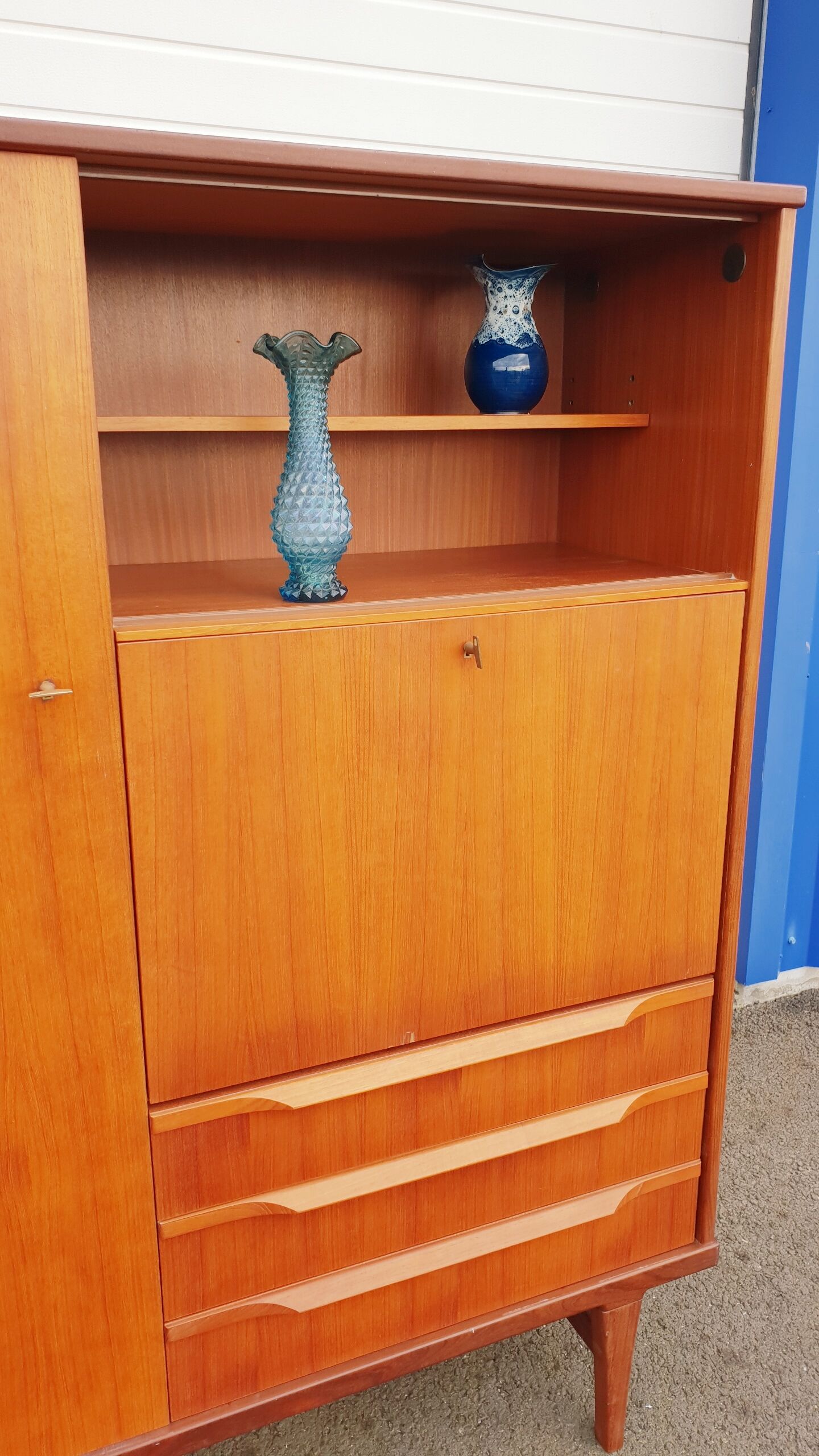 Scandinavian secretary cabinet