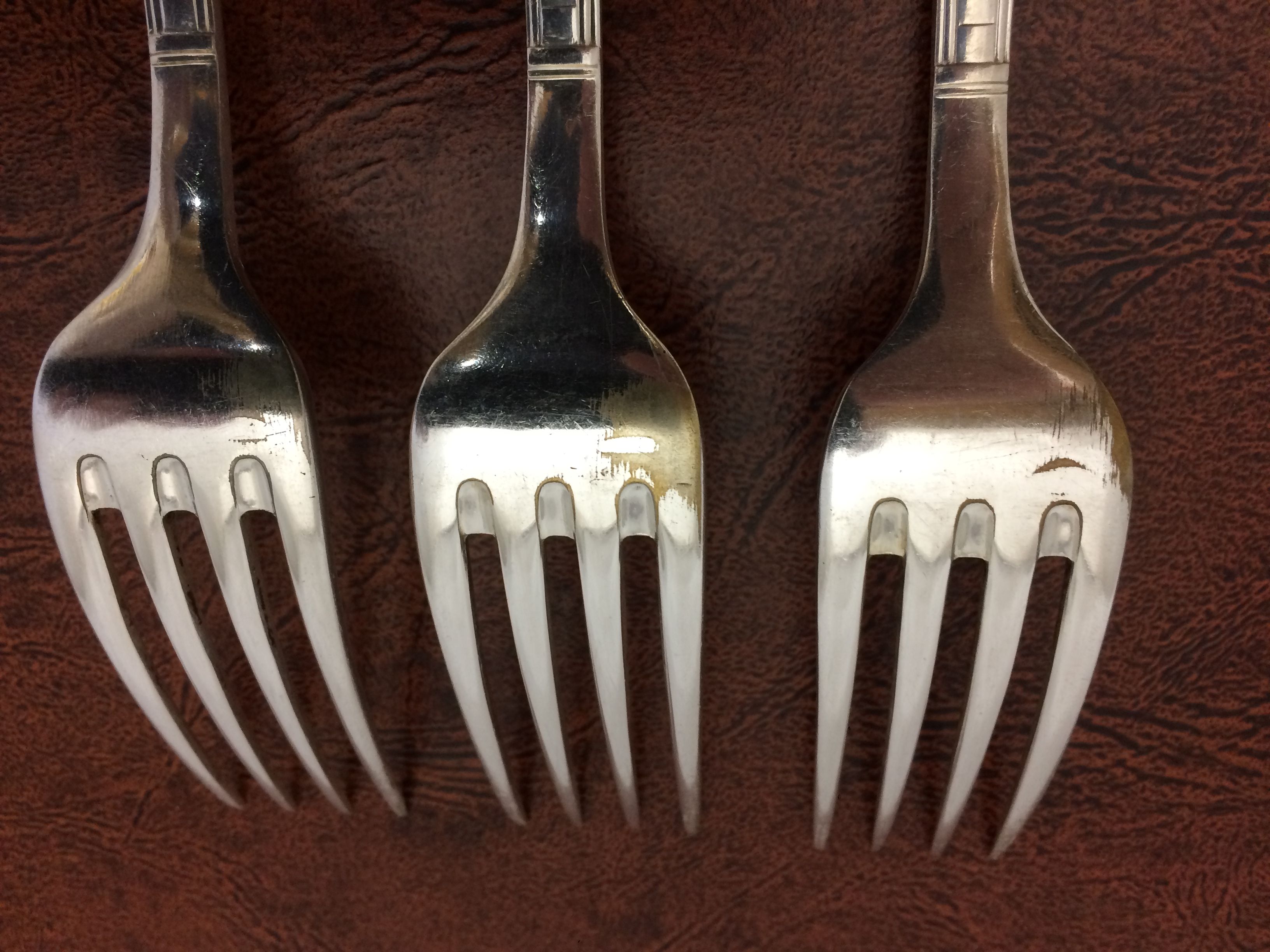 Housewife of silver metal cutlery orbrille art deco