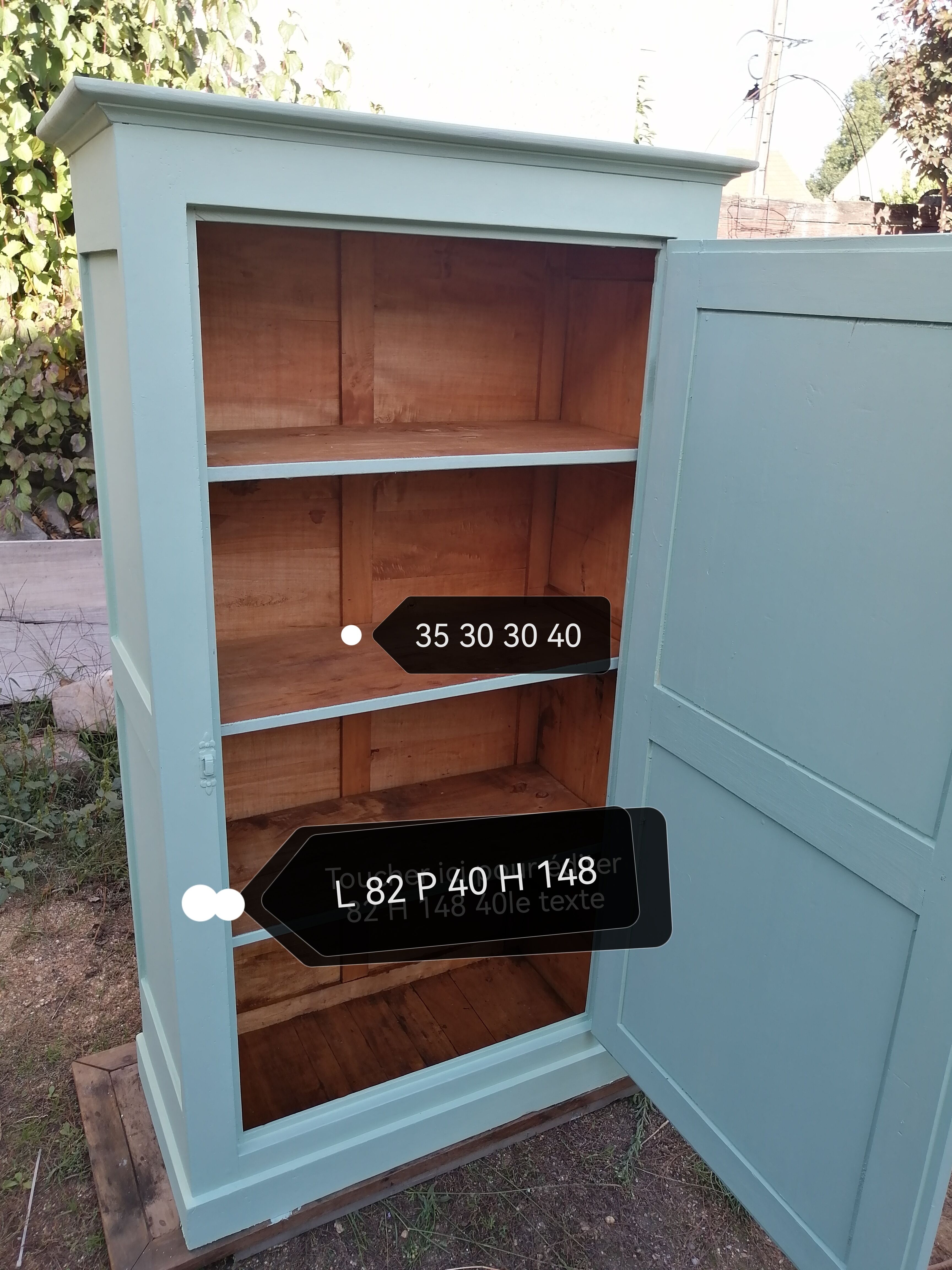 Parisian wardrobe or bonnetière