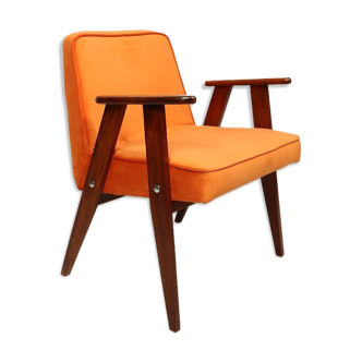 Fauteuil scandinave en velours orange par Chierowski, 1962