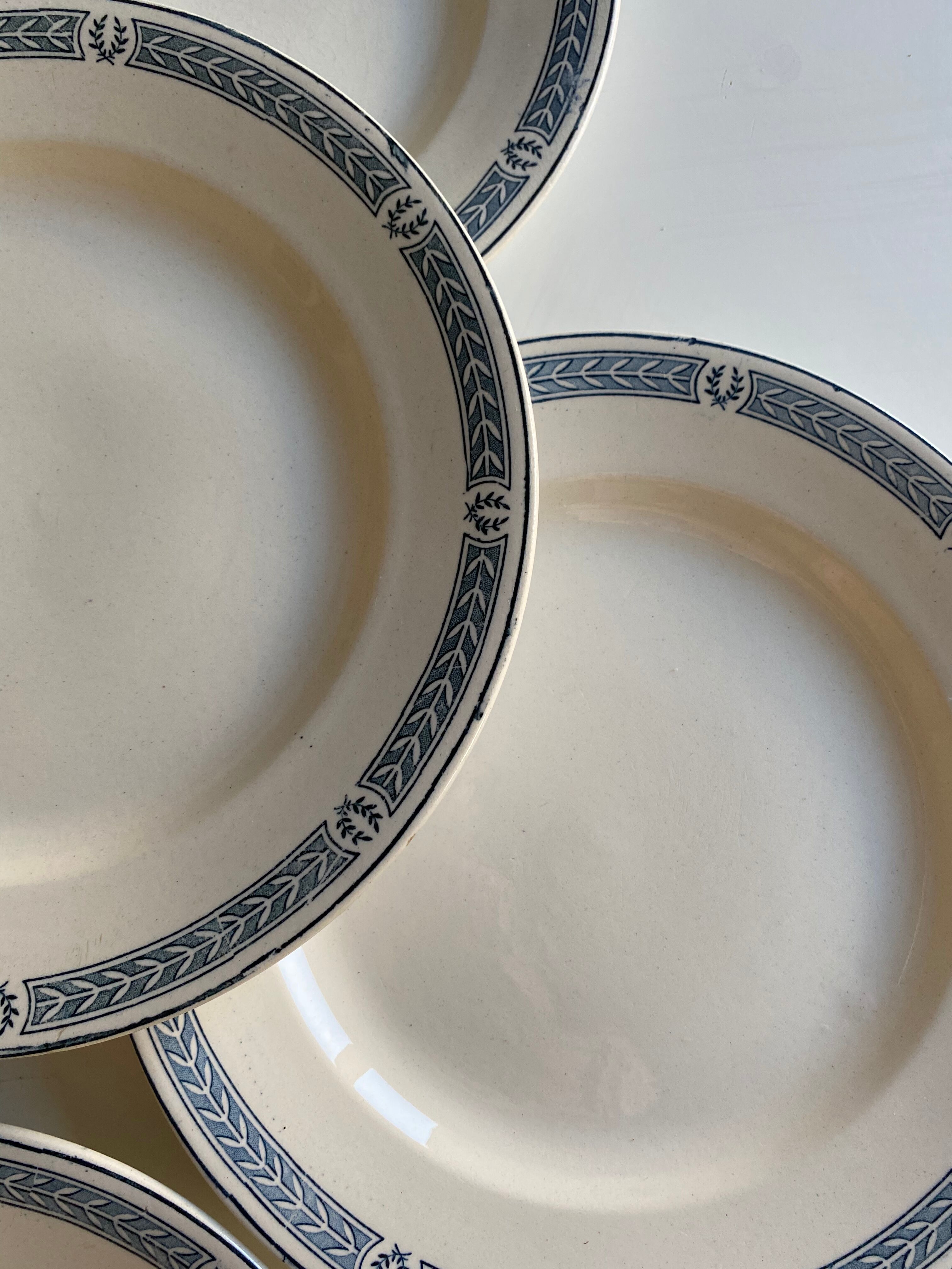 Lot de 6 assiettes plates en terre de fer