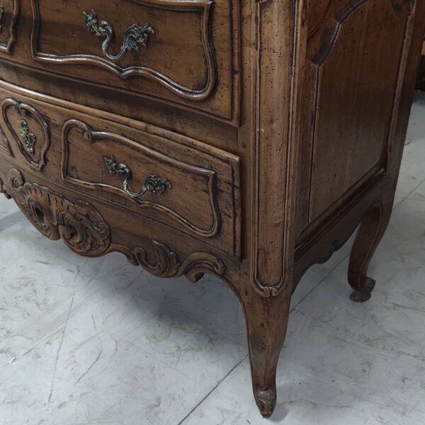 Commode sauteuse en Aulne de style Provençale