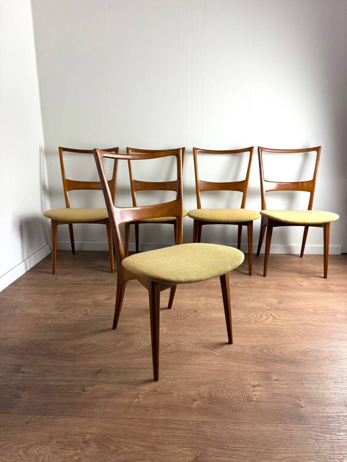 Lot de 5 chaises scandinaves vintage