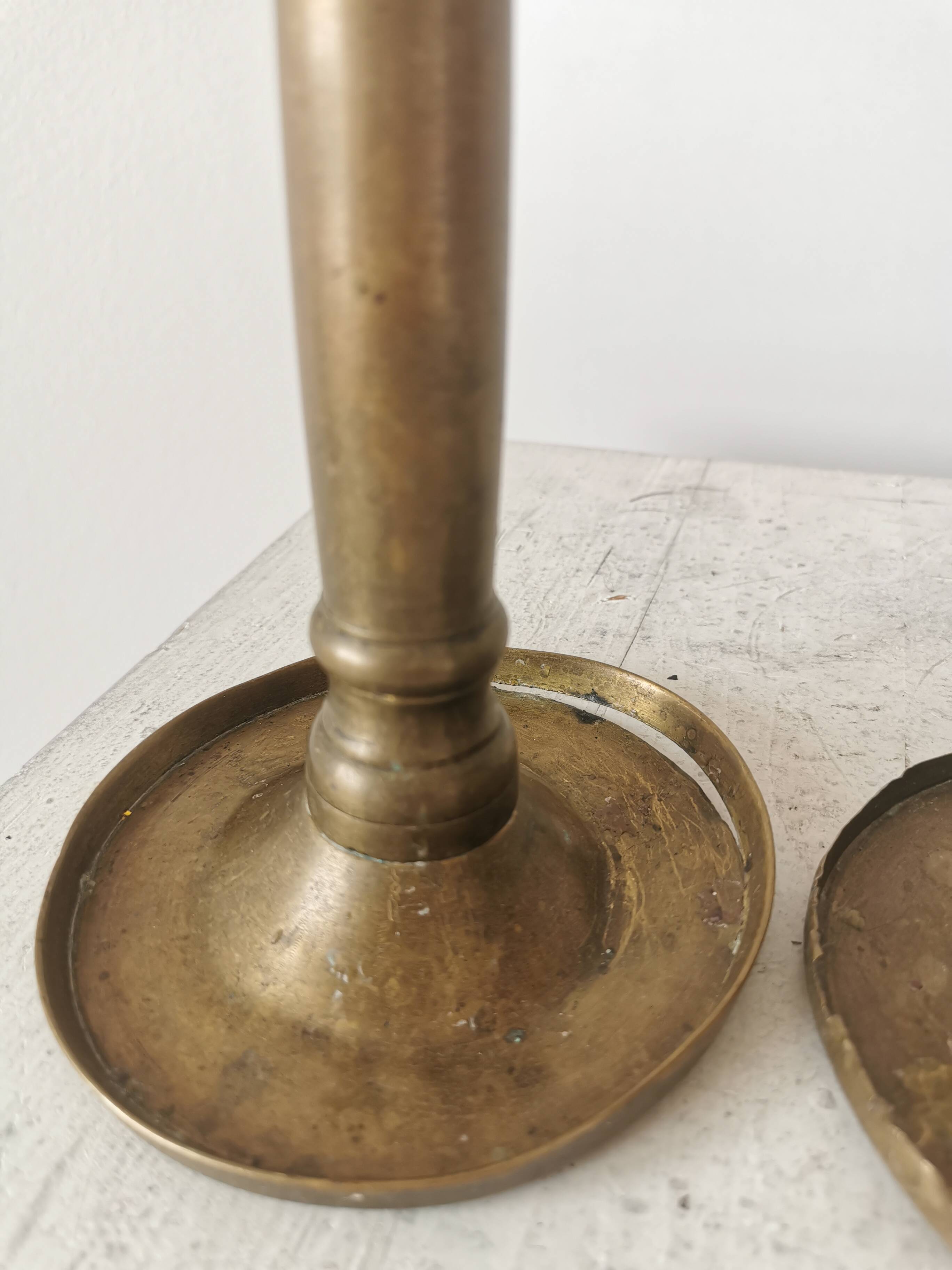Bougeoirs en laiton vintage : bougeoirs dorés des années 50, ensemble de 2