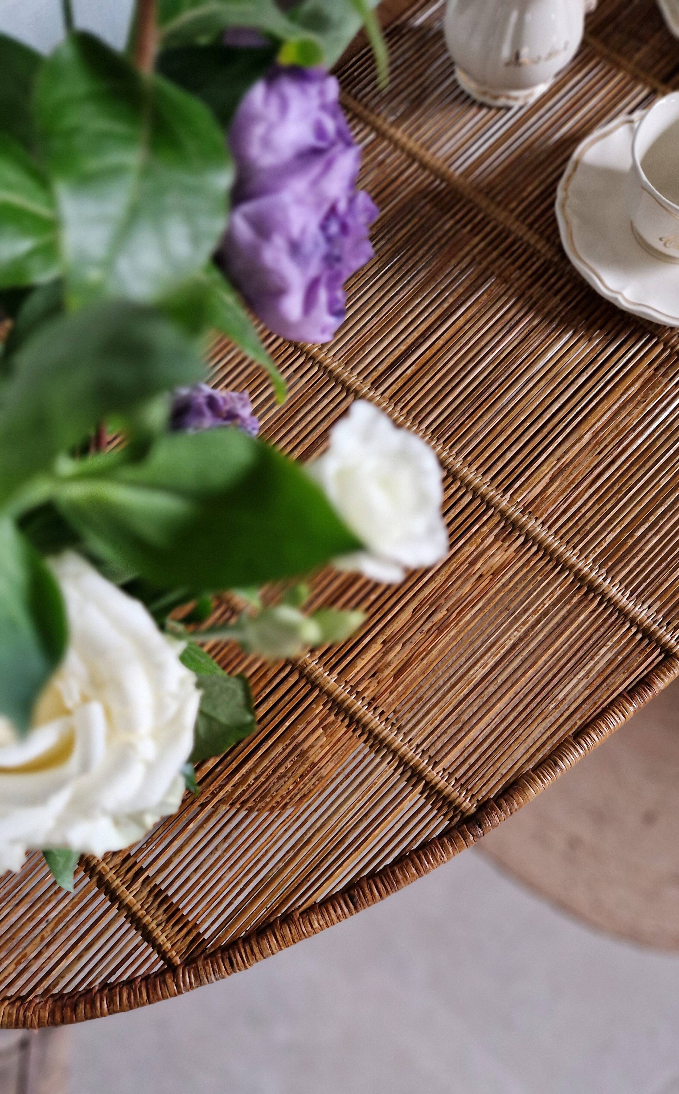 "Peacock" rattan bar