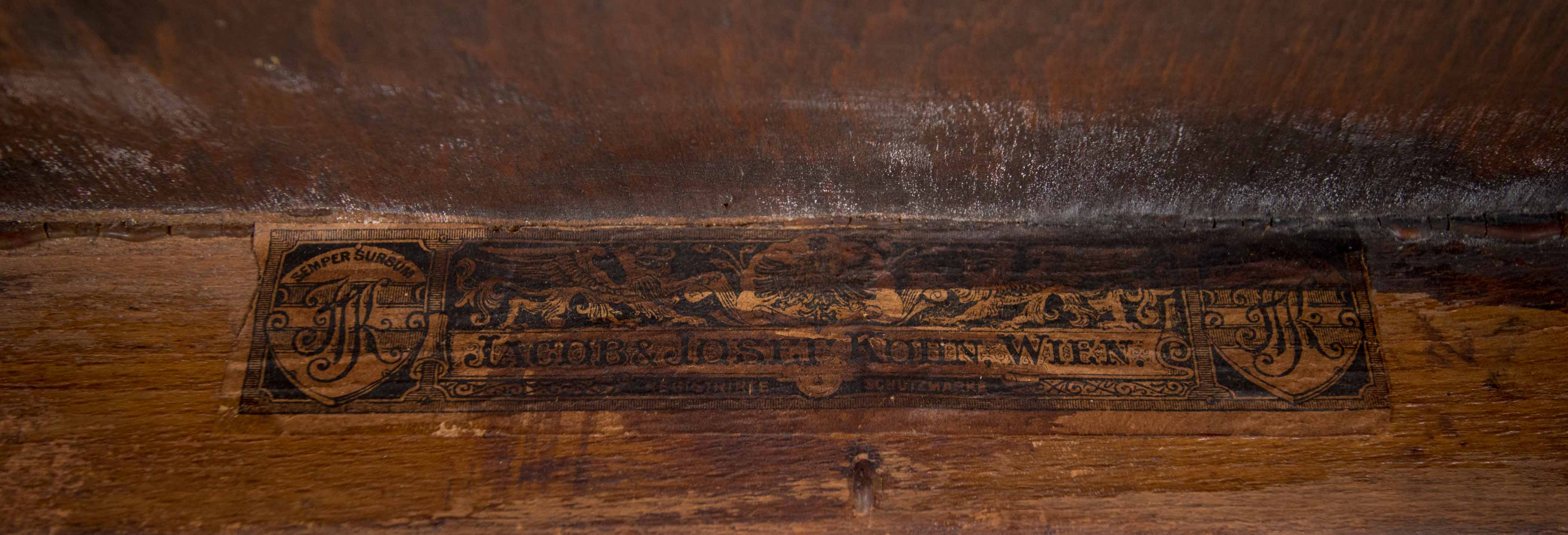 Table d’appoint par Gustav Siegel