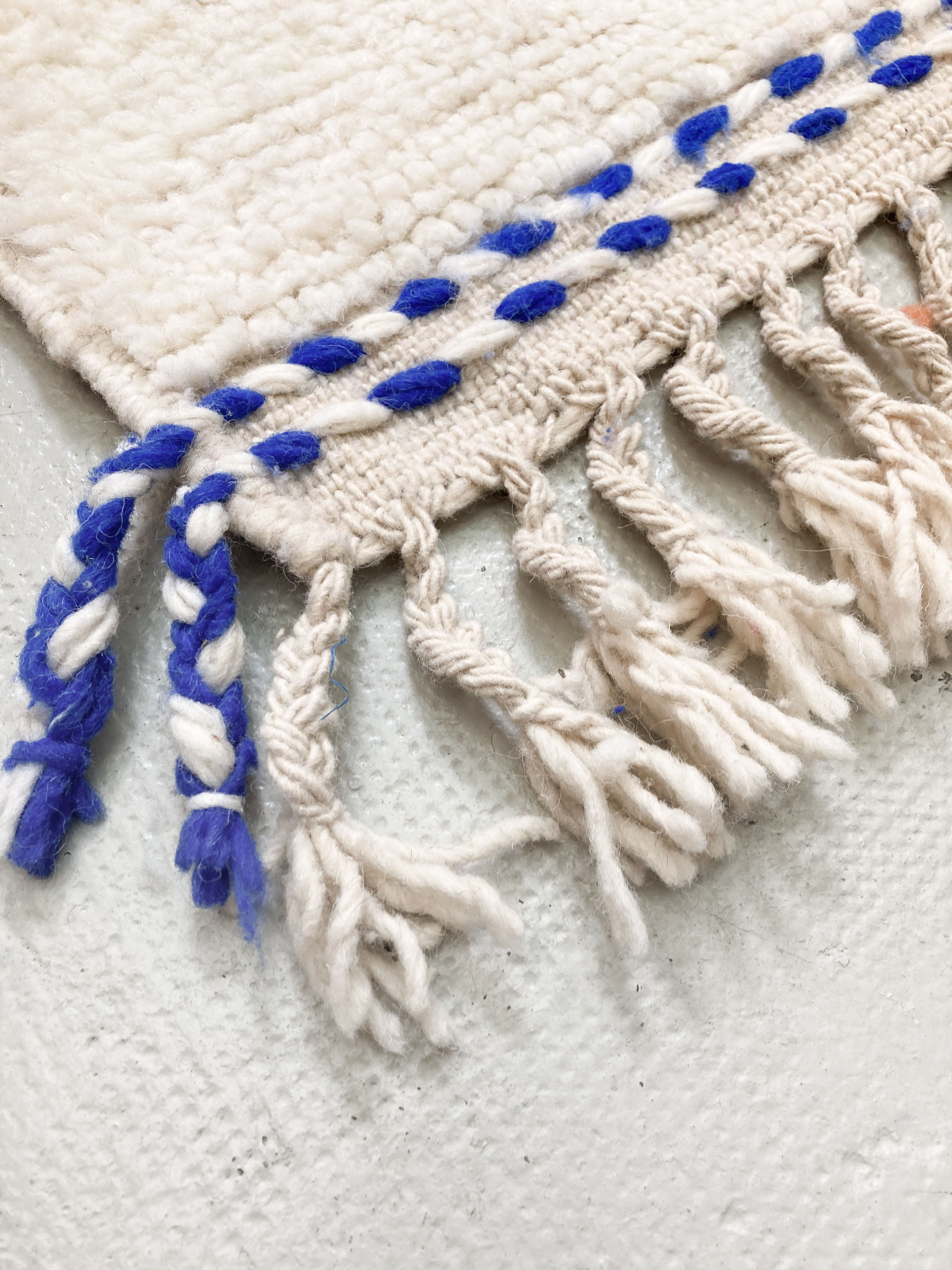 Moroccan Berber carpet beni ouarain contemporary with majorelle blue patterns