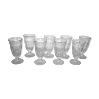 8 verres à vin anciens