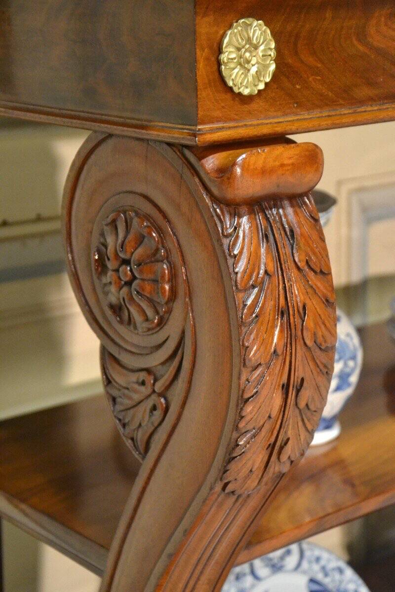 Mahogany console planter
