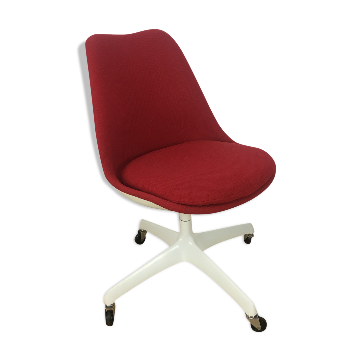 Chaise Tulip pivotante sur roulettes par Eero Saarinen
