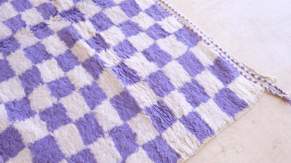 Purple and white checkered rug - 253 x 209 cm